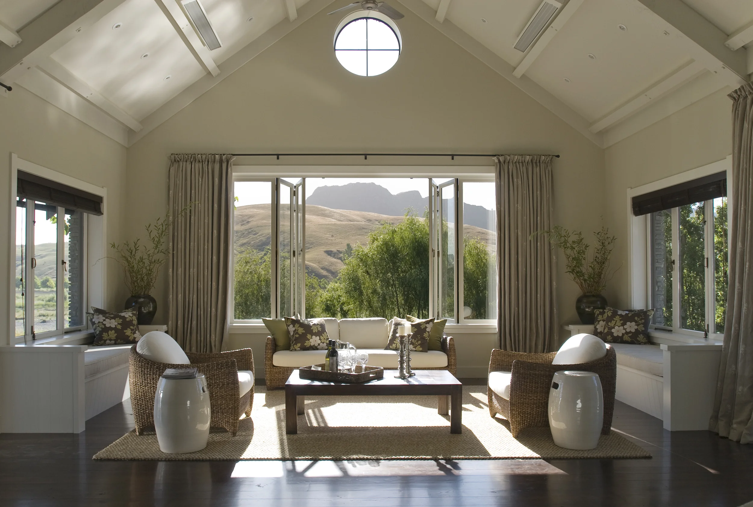 Riverside_Lodge_1_Lounge.jpg