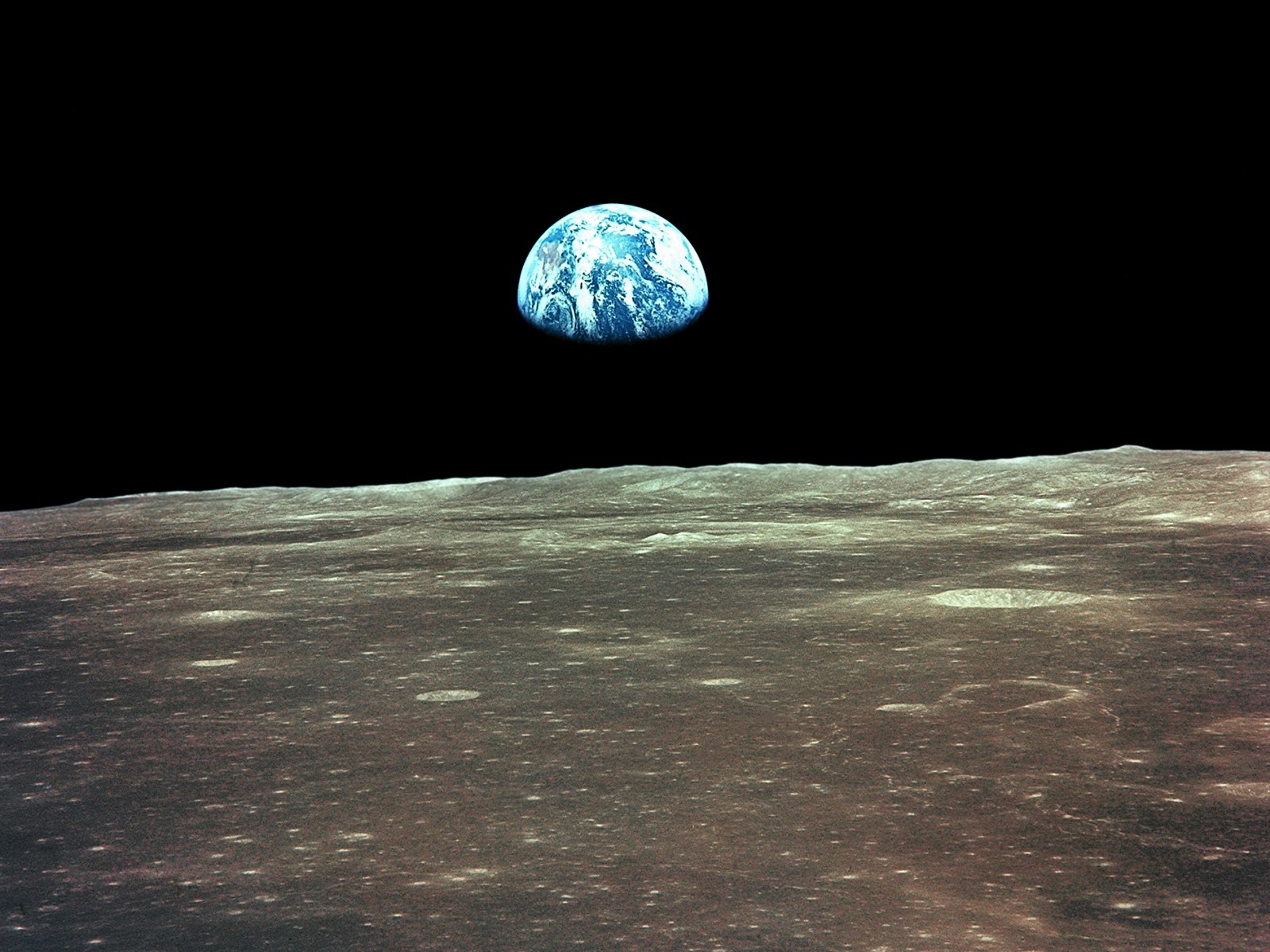 "Earthrise" yep, took that pic myself, of course... yes there's no question...