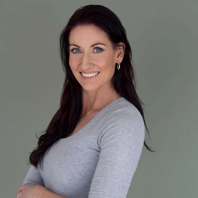 Rischelle B • Fitness & Coaching