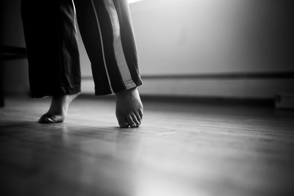 285/365 tippy toes