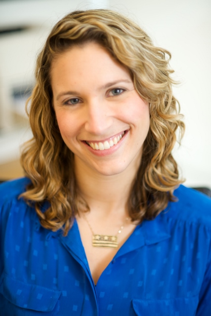2014-01-09 Headshots Amy Friedman, CPA 6 (427x640).jpg