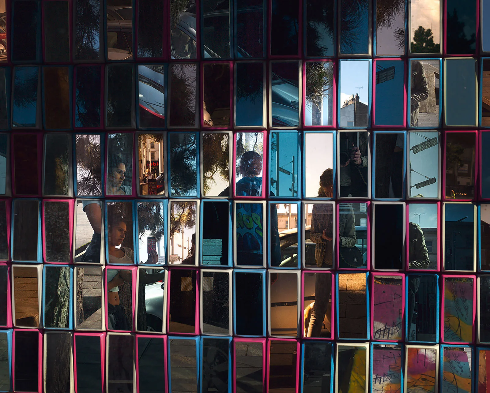 Hannah Starkey Mirror – Untitled 2015 Framed c-type print mounted on aluminum Represented by Maureen Paley