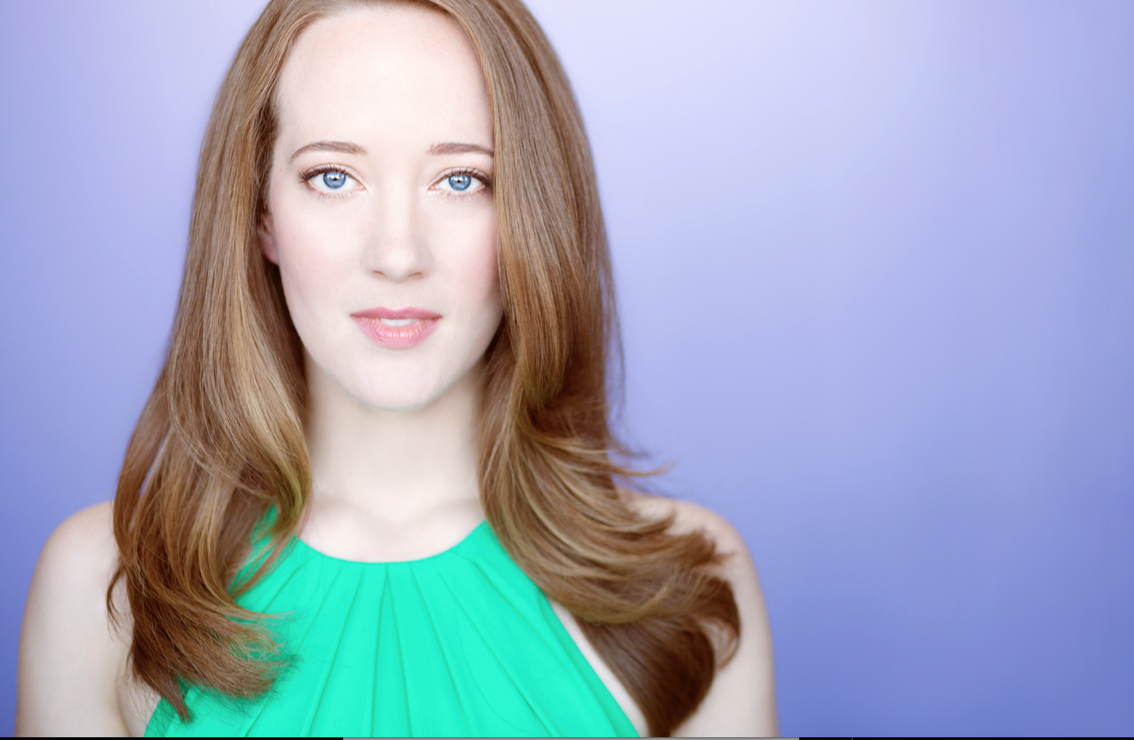 Hannah Eakin Headshot (small).png