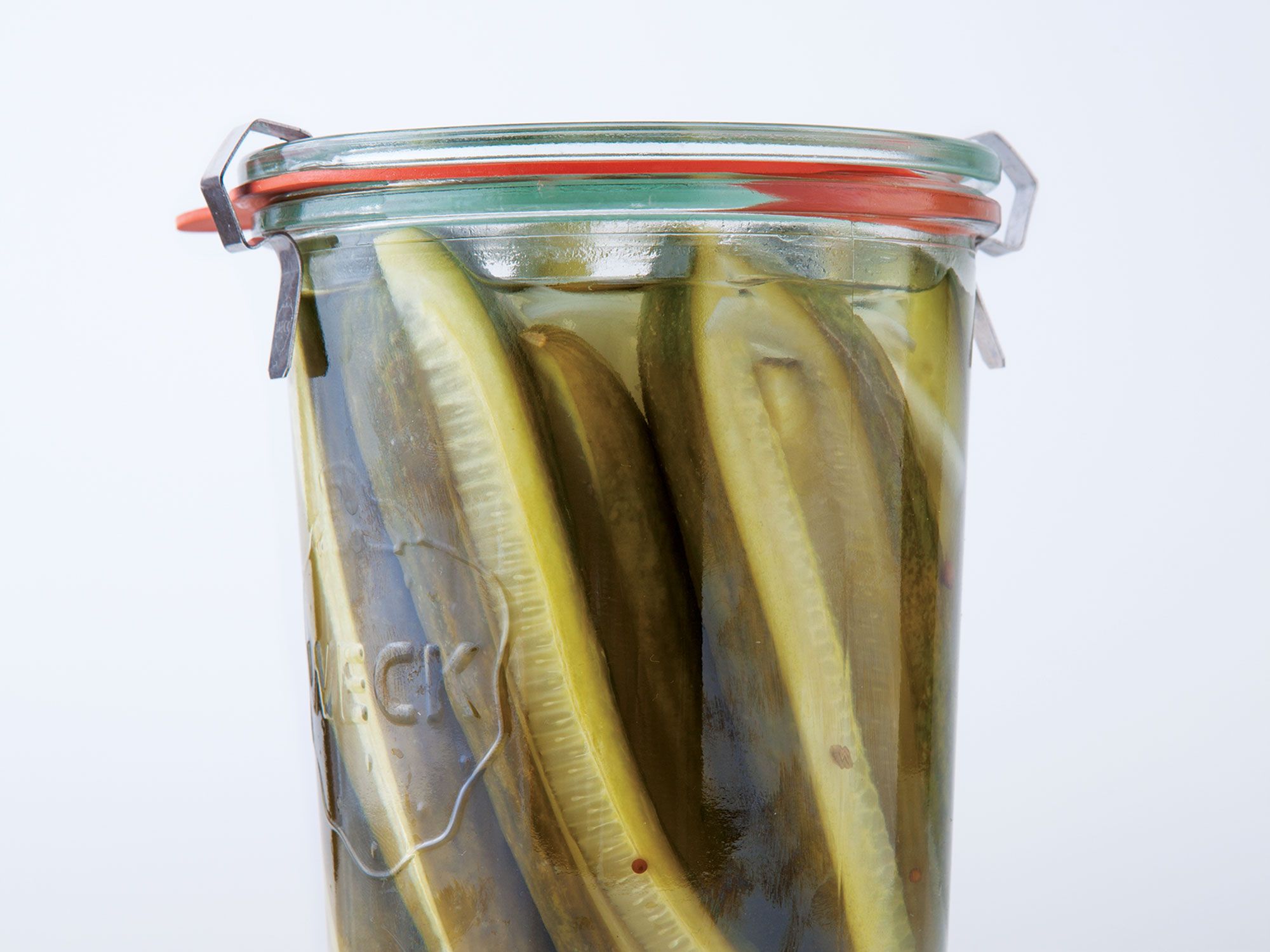 Simple Do-It-Yourself Dill Pickles