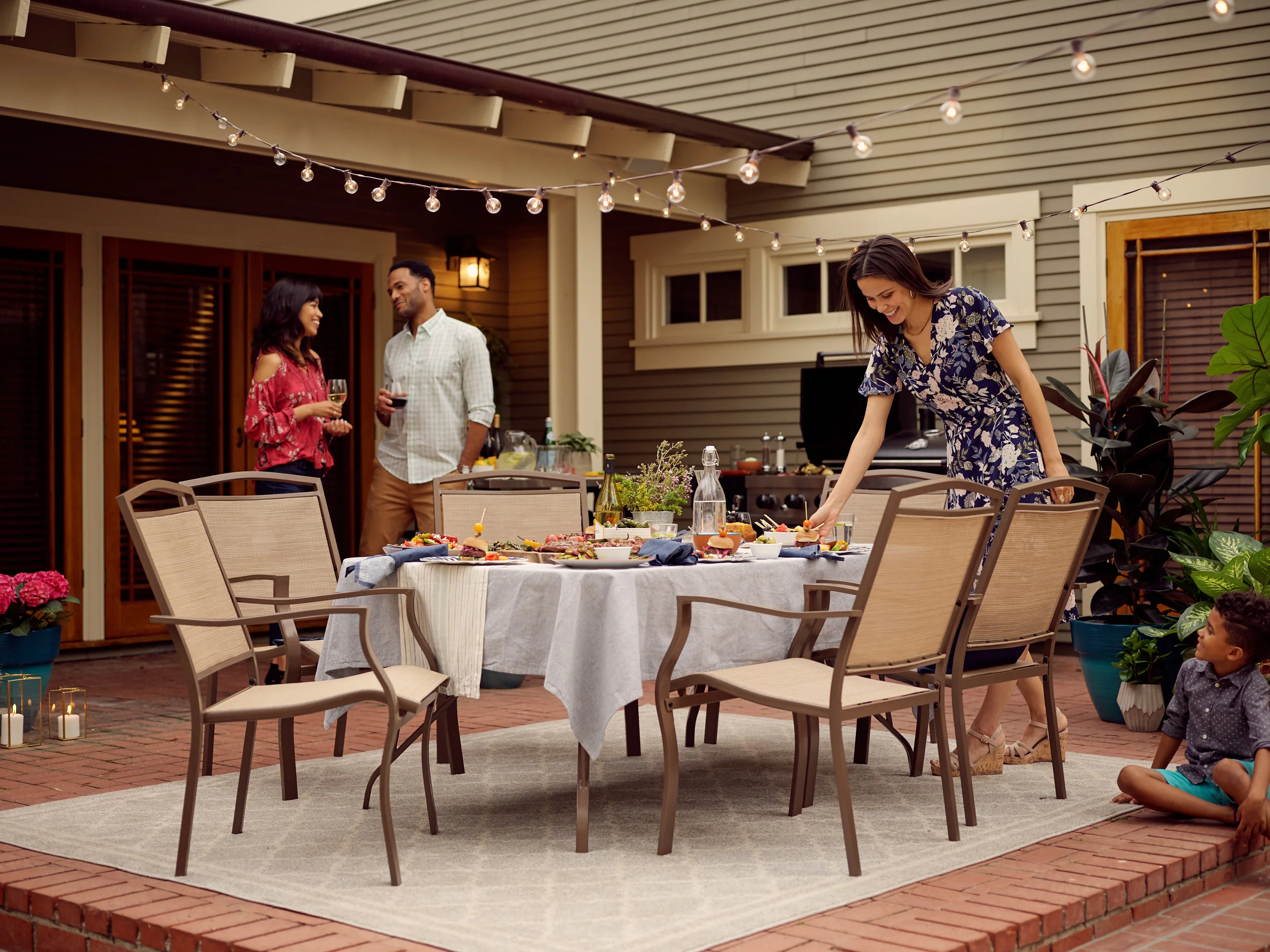 41737_219323_Q2_May_H_Outdoor_Entertaining_6573.jpg