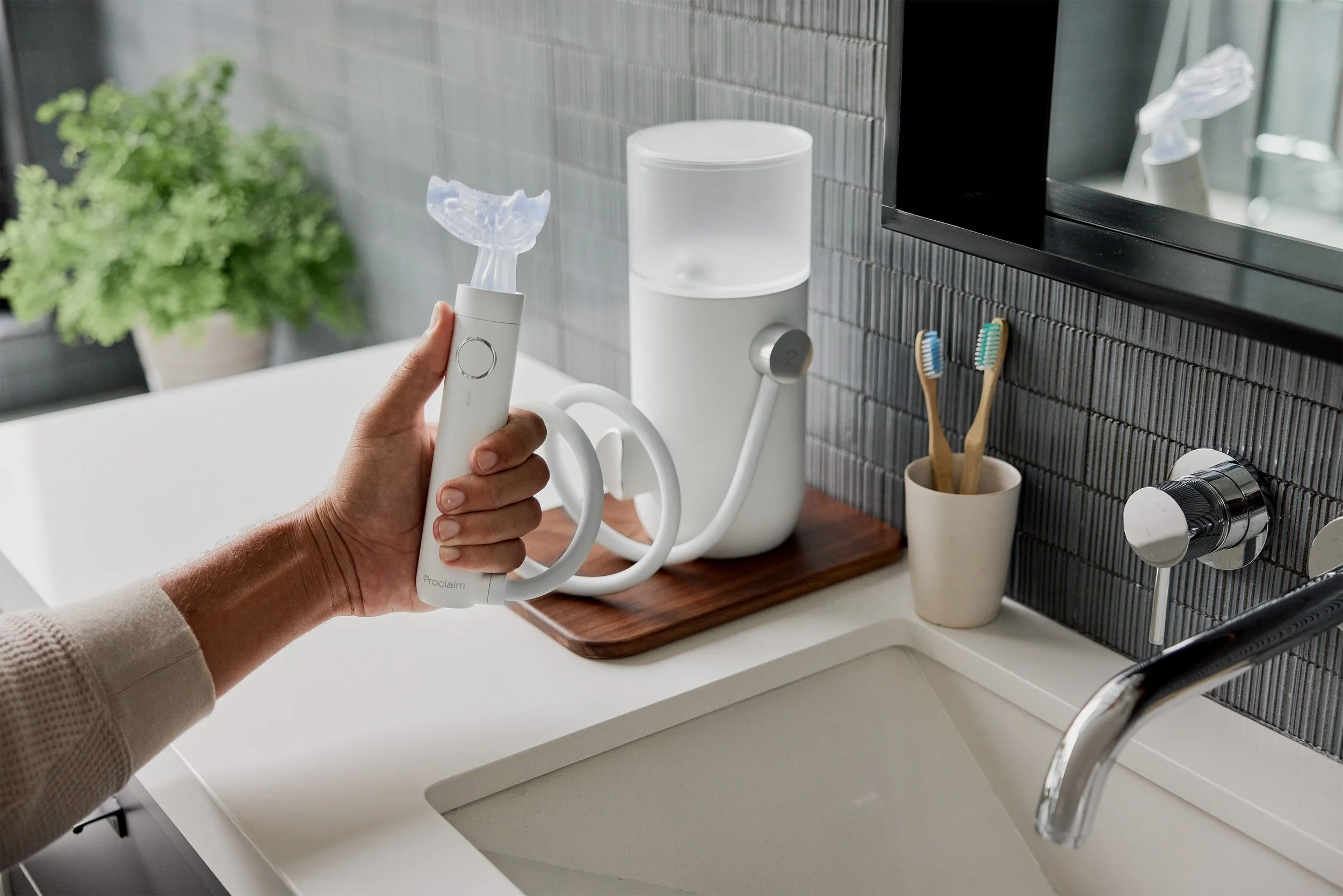 LALifestyle_Lifestyle_Bathroom2_Male_Sept2023_ChrisOzer_03137.jpg