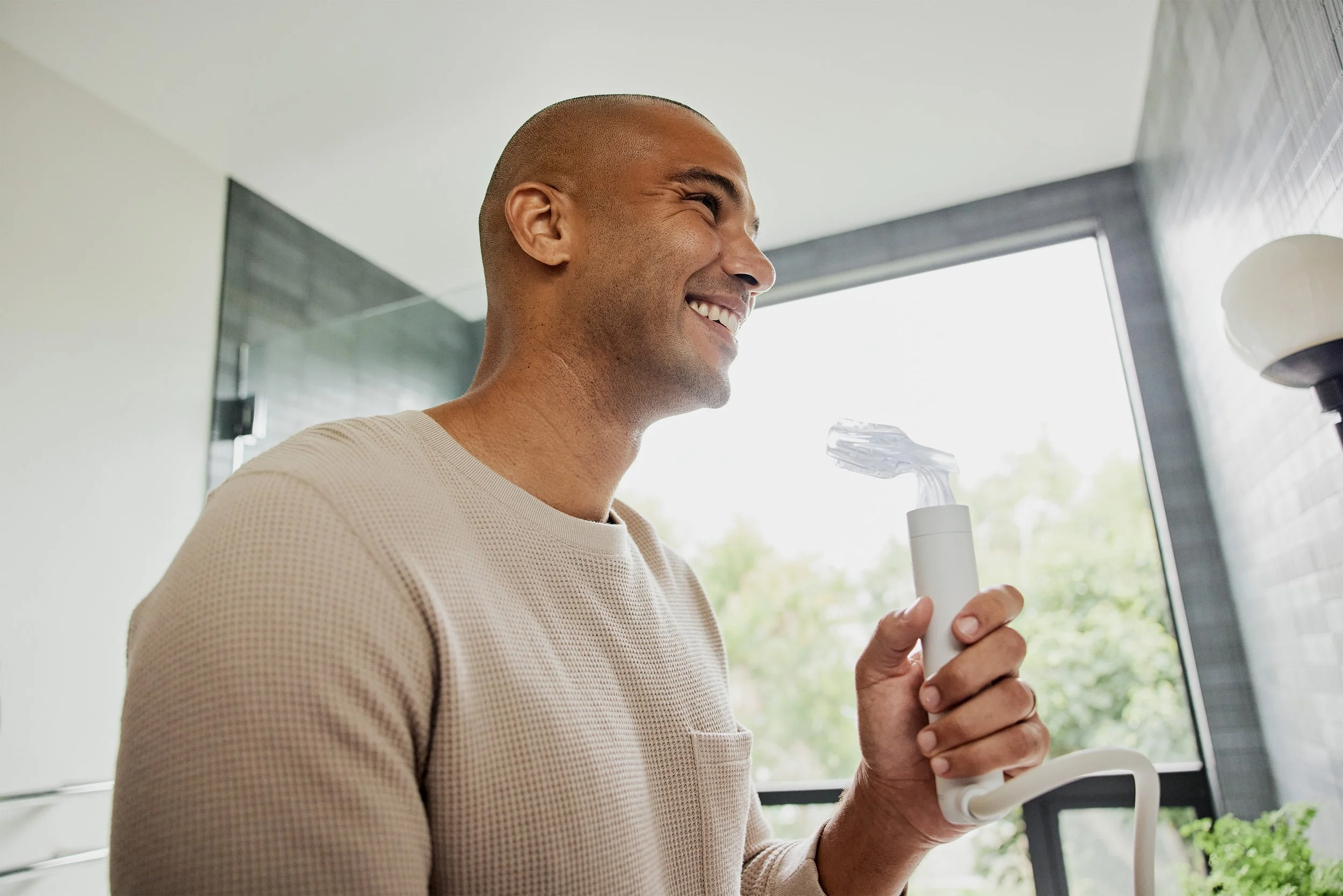LALifestyle_Lifestyle_Bathroom2_Male_Sept2023_ChrisOzer_03223.jpg