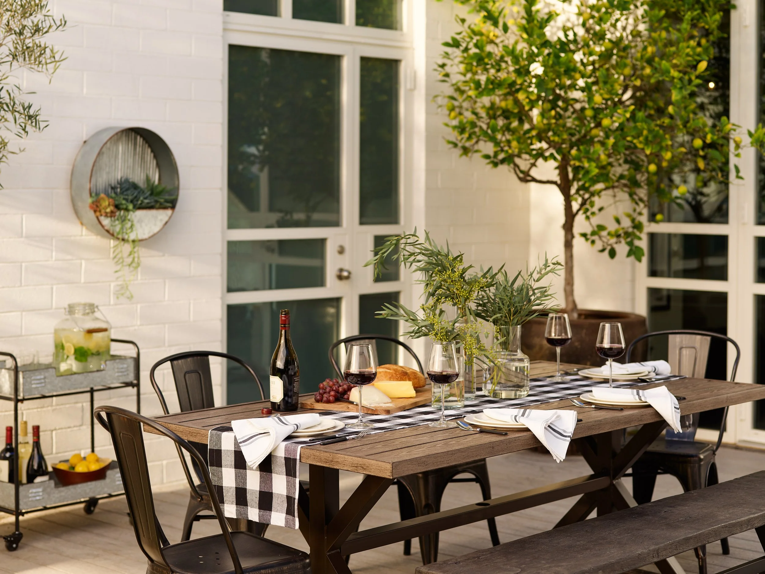 43954_FarmHouseP1_Home_PatioGarden_CoralCoast_31561.jpg