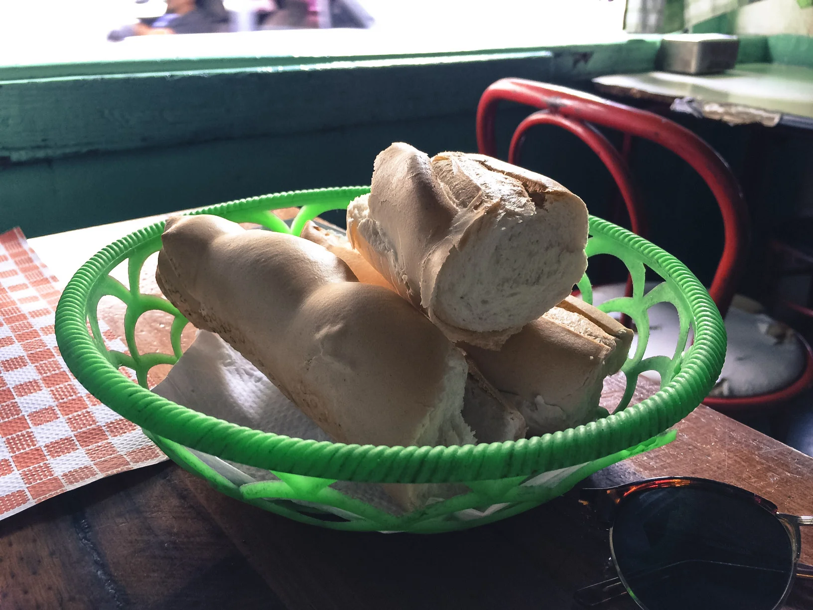 Pan Frances, it is same with Brazil, I love the form of this traditional bread フランスパン これはブラジルと同じだね なんか形がかわいいの