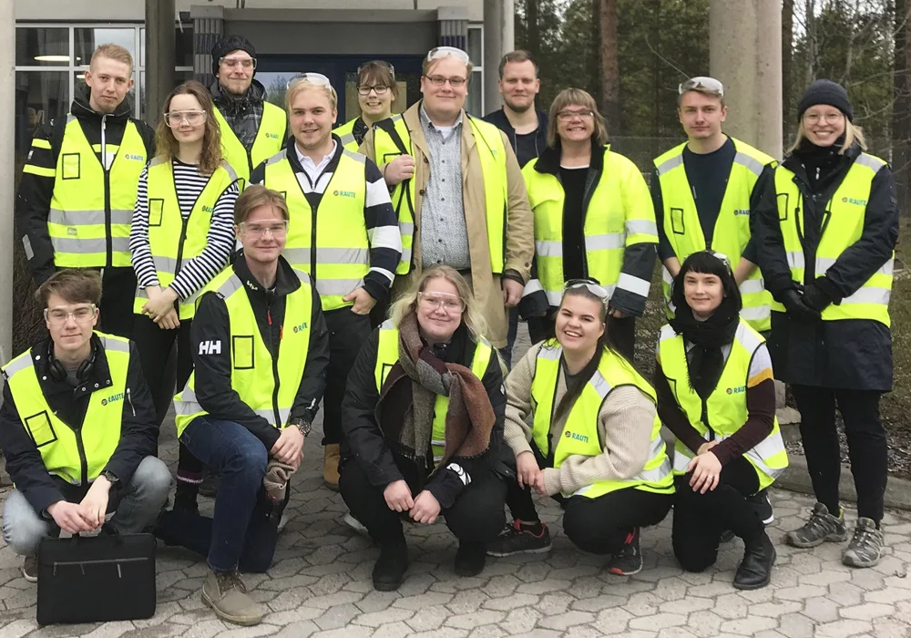 Liittohallitus ja toimiston väki vierailivat perjantaina 3.5. Raute Oyj:n tehtaalla Nastolassa kuulemassa muun muassa yrityksen strategiatyöstä.