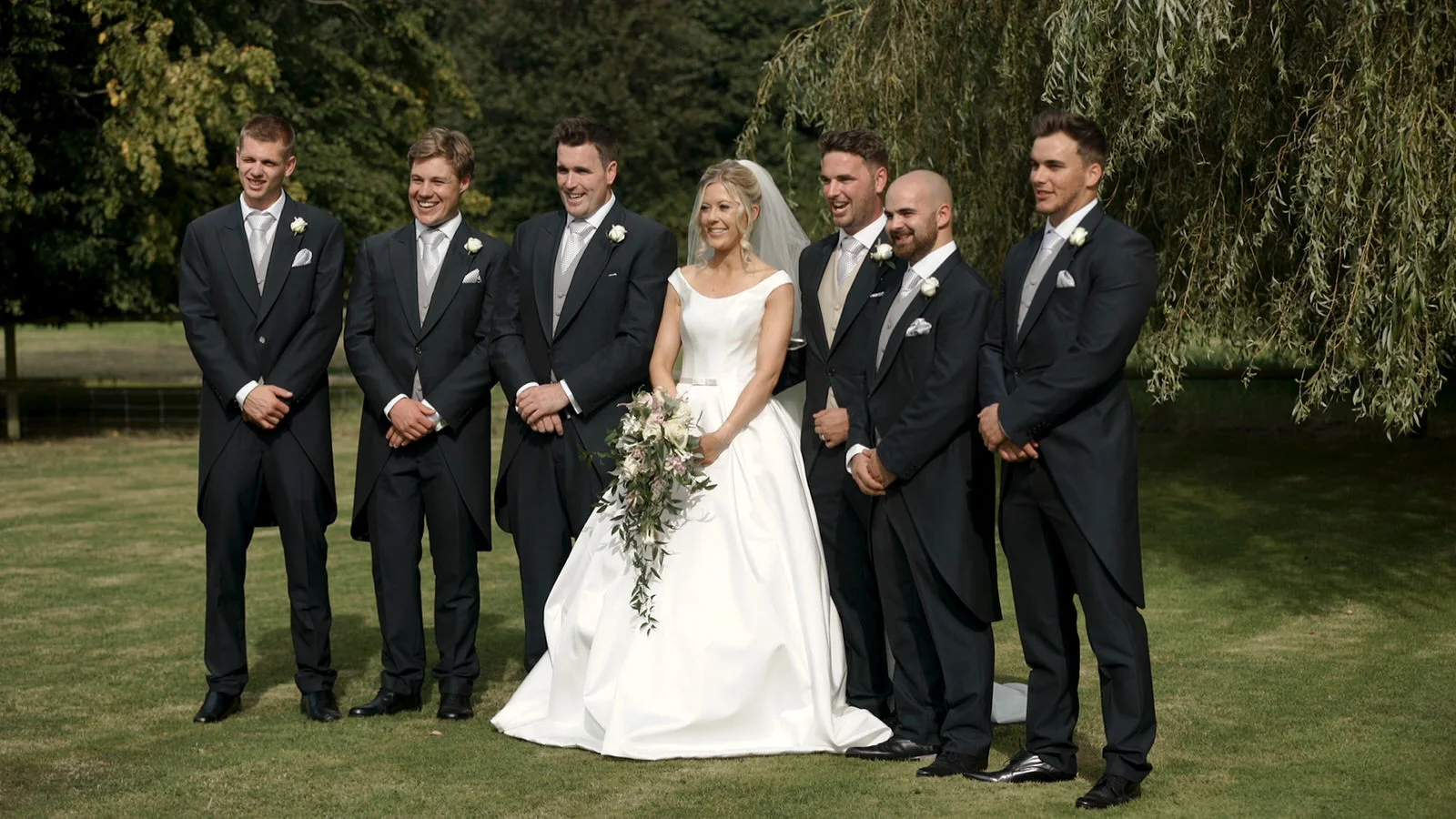 Summer garden wedding photo session
