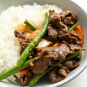 Easy Chinese-Style Pan-Fried Beef with Carrots and Green Beans — Vicky Pham