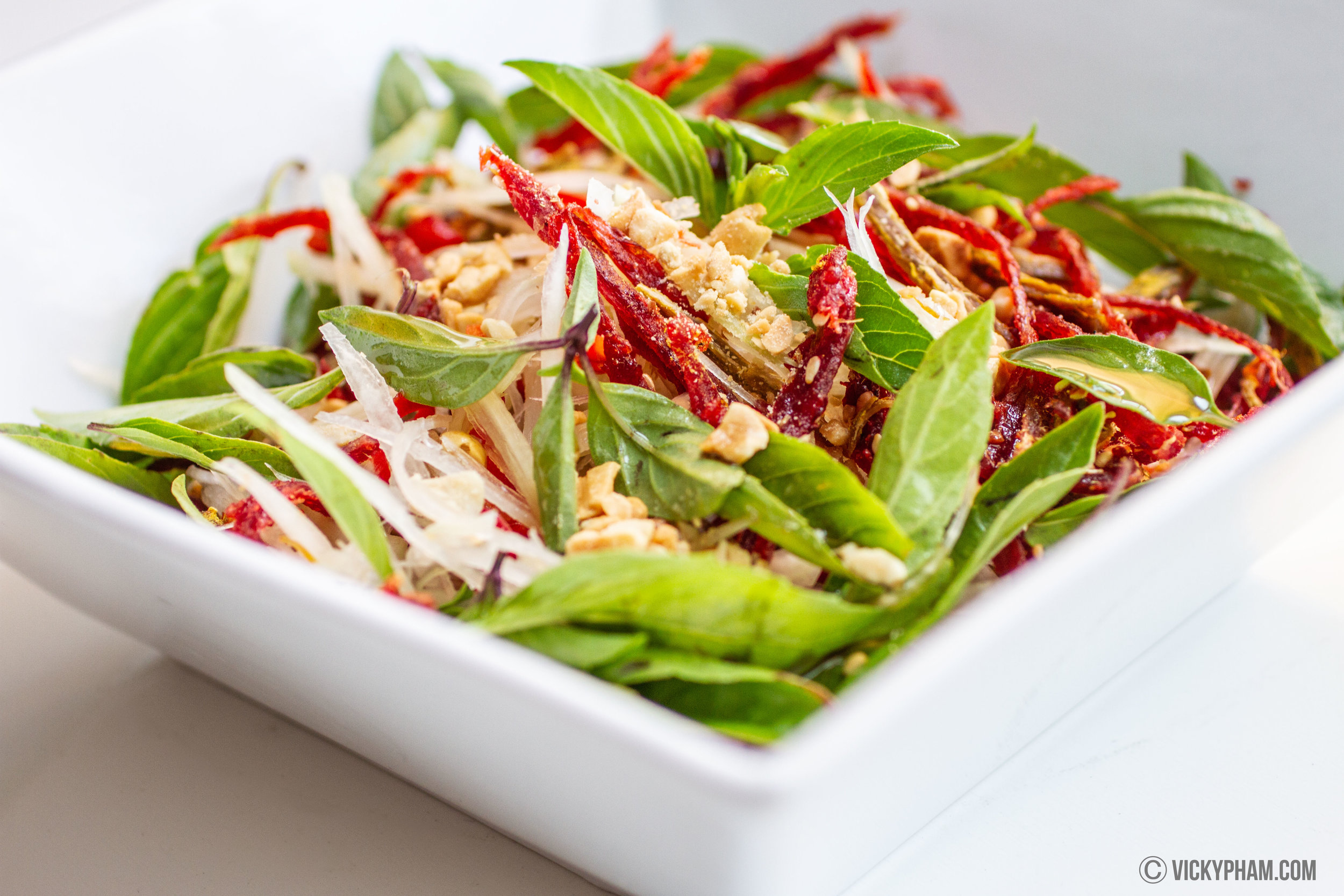 Vietnamese Green Papaya & Beef Jerky Salad (Gỏi Đu Đủ Khô Bò) — Vicky Pham