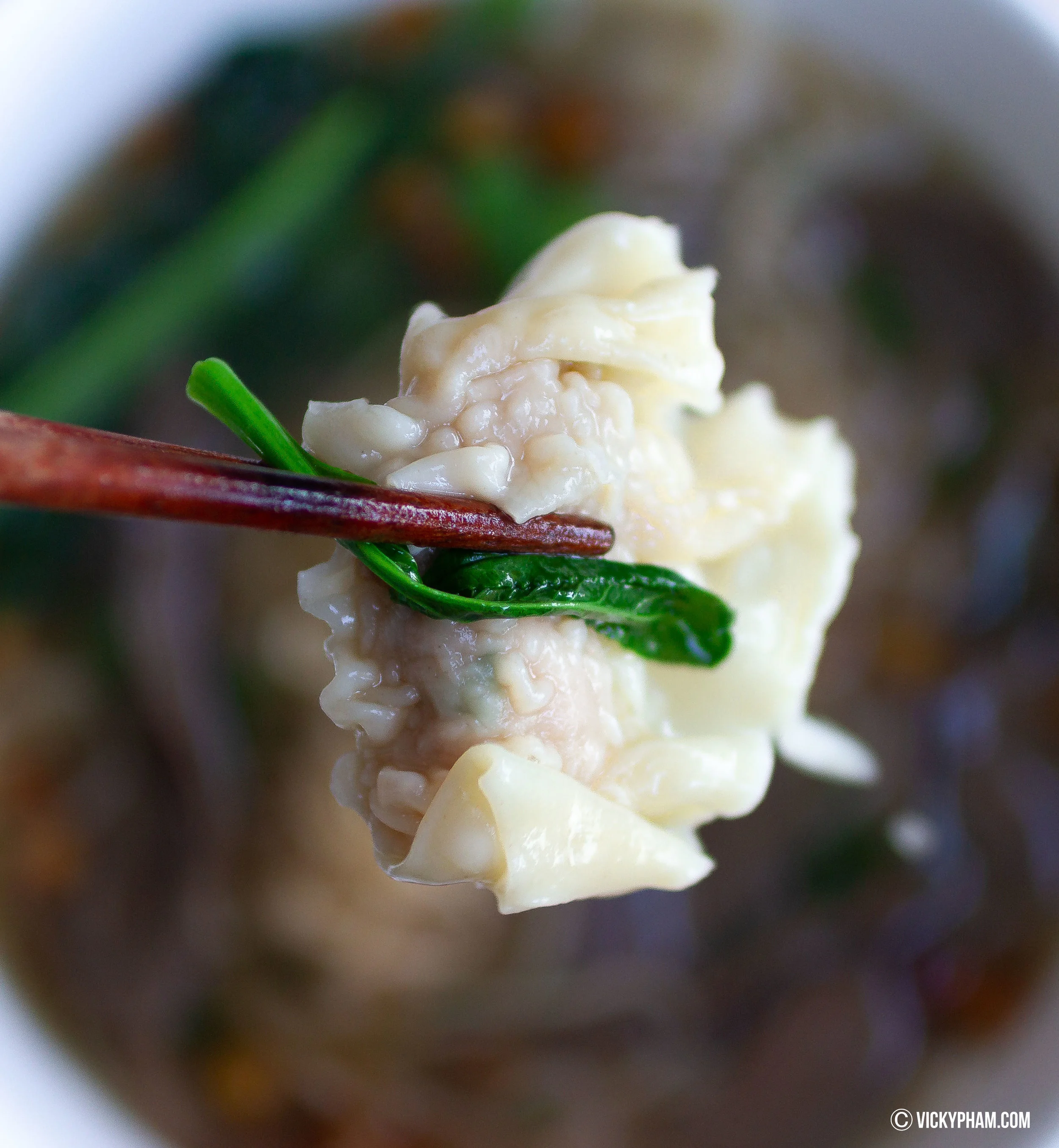 Chinese-Style Pork & Organ Noodle Soup (Mi Nguoi Hoa)