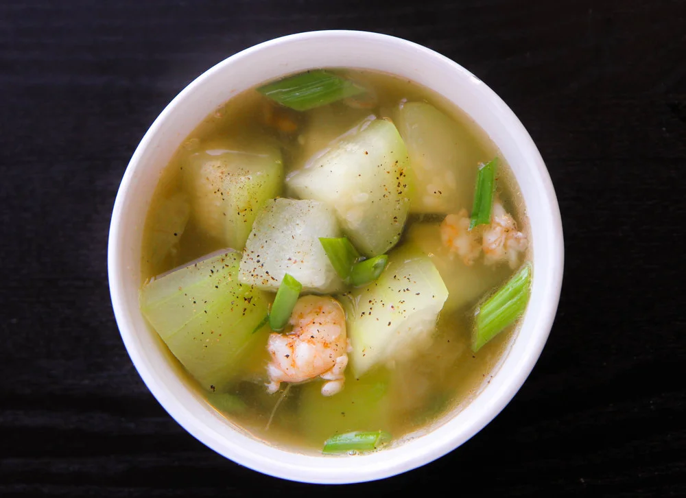 Winter Melon Soup with Shrimp (Canh Bi Dao Tom)