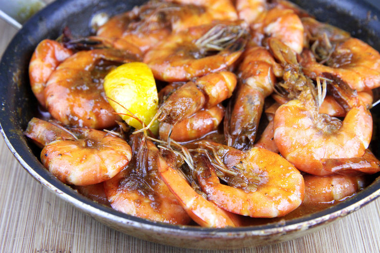 Seafood Boil Sauce: Garlic Butter Lemon Pepper — Vicky Pham