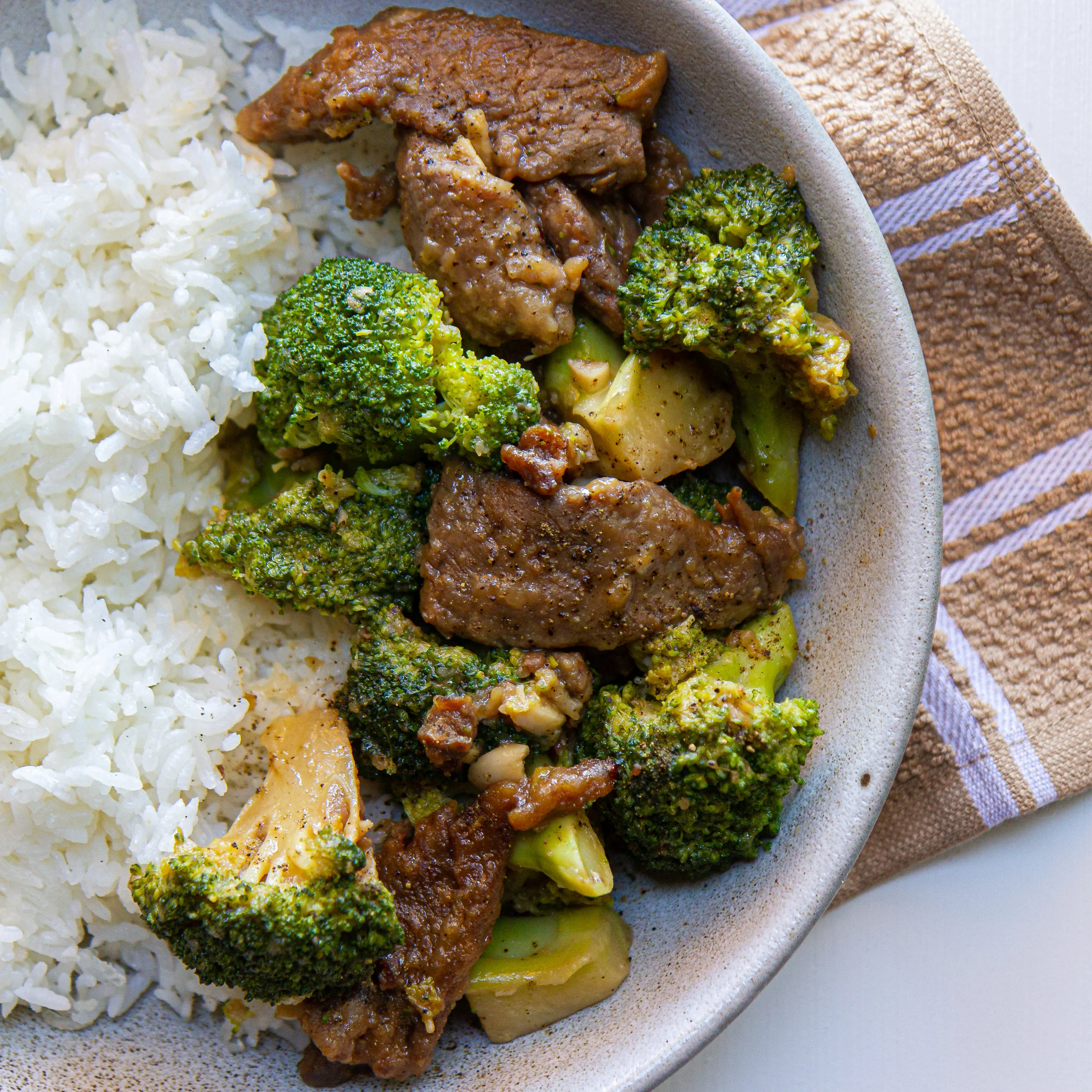 Beef & Broccoli Stir Fry (Thịt Bò Xào Bông Cải Xanh)