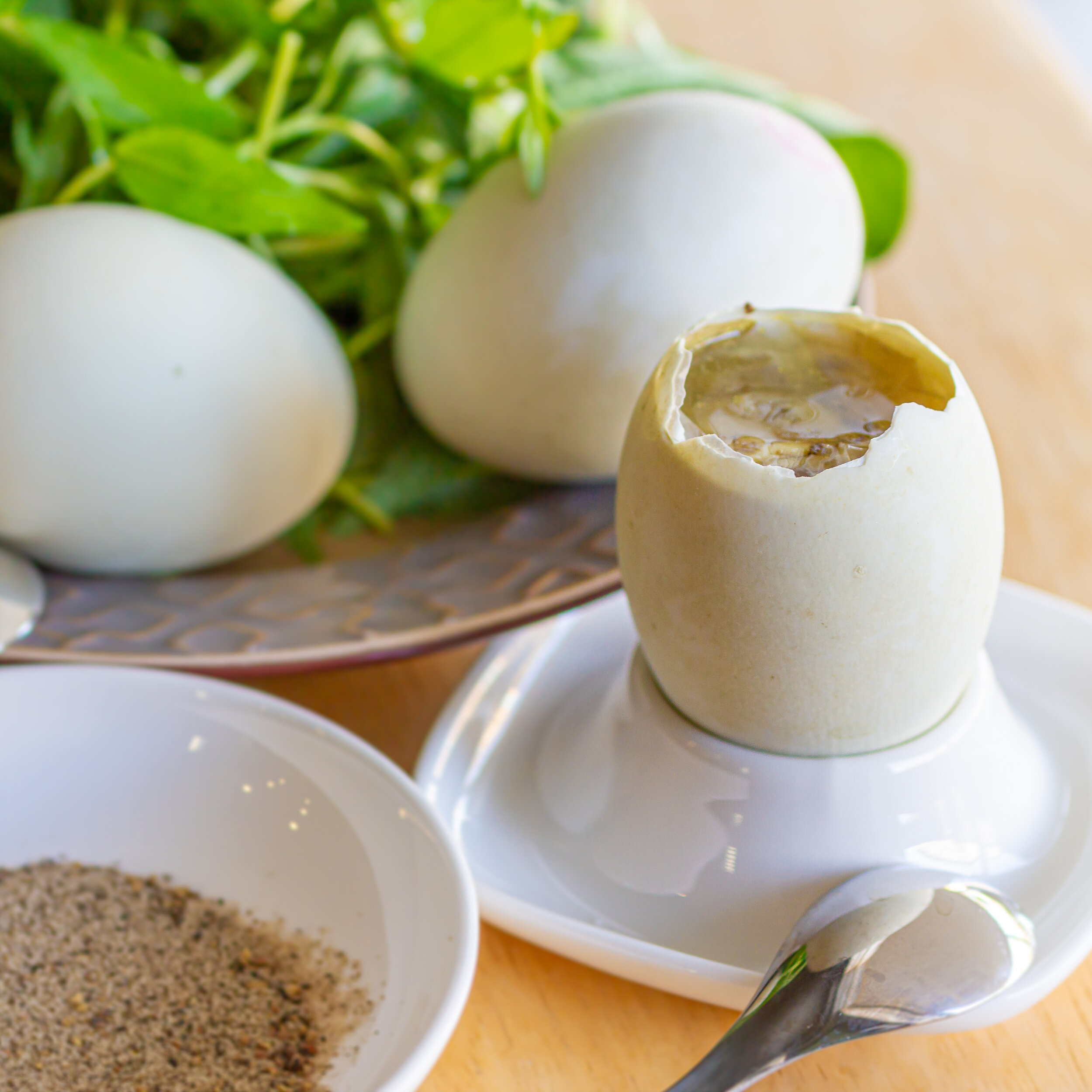 How to Eat Fertilized Duck Eggs (Hột Vịt Lộn / Balut) — Vicky Pham