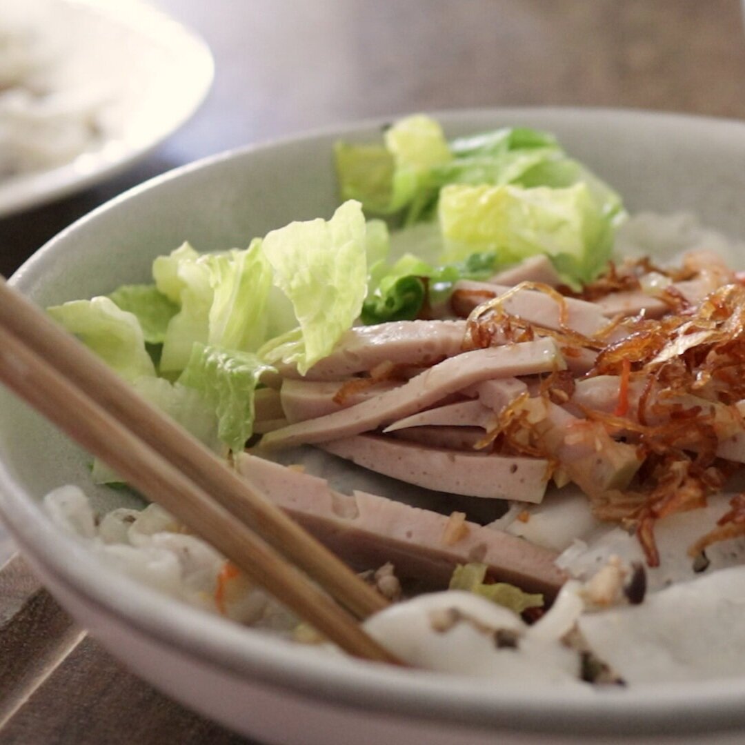 Vietnamese Steamed Savory Rice Cakes with Mung Bean Paste & Dried ...
