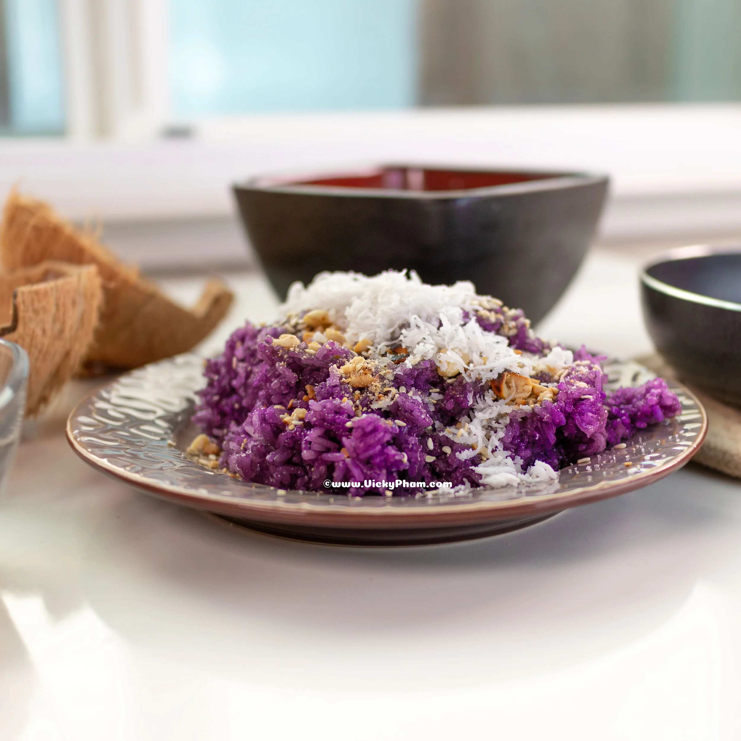 How to Make Vietnamese Sweet Coconut Purple Sticky Rice Using a Rice