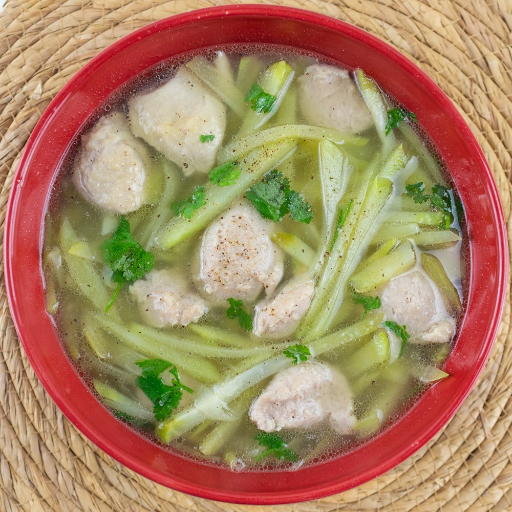 Vietnamese Chayote Squash Soup with Pork Meatballs (Canh Su Su Nau Gio Song/Canh Moc)