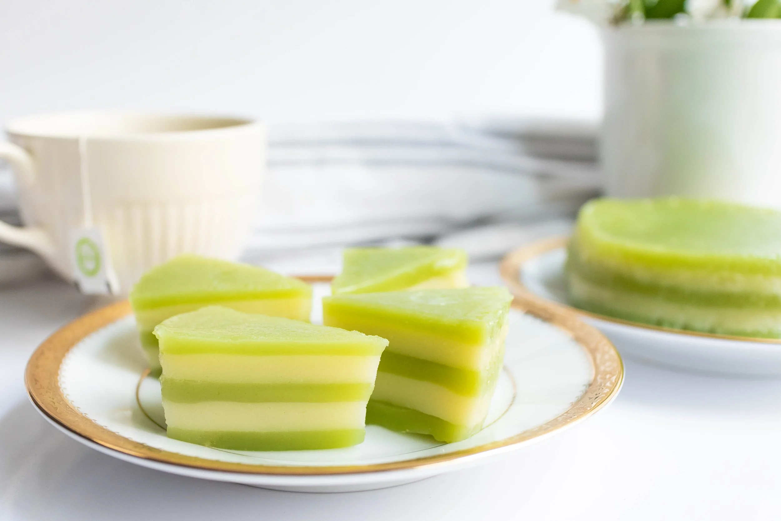 Vietnamese Steamed Layer Cake with Pandan and Mung Bean Paste (Banh Da Lon) — Vicky Pham