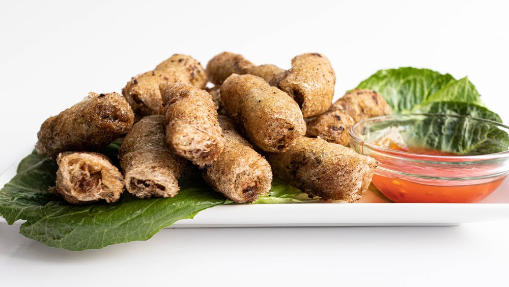 Vietnamese crispy fried spring rolls (cha gio)