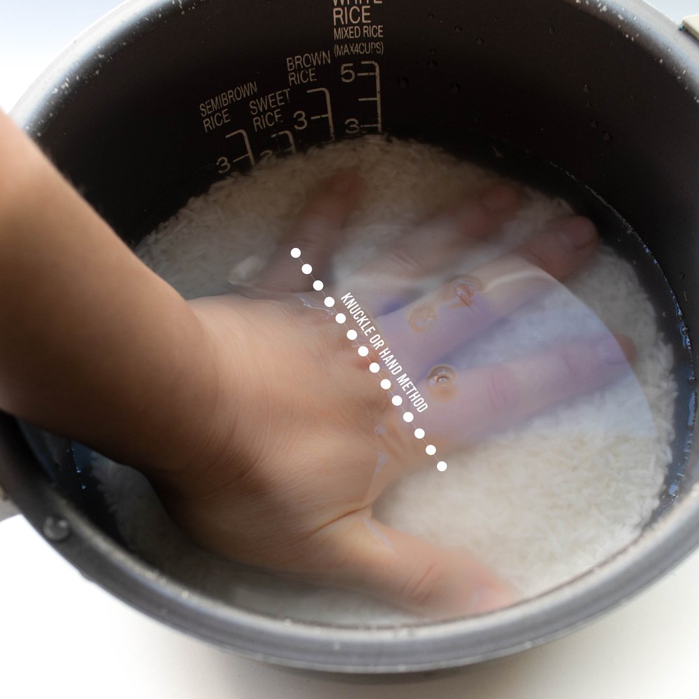 Knuckle or Hand Method to Measure Water for Rice