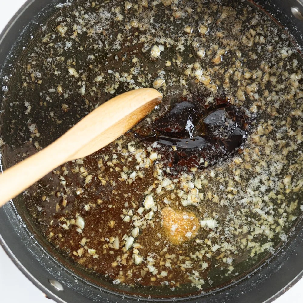 Asian Garlic Butter Noodles (Mi Xao Toi Bo) — Vicky Pham