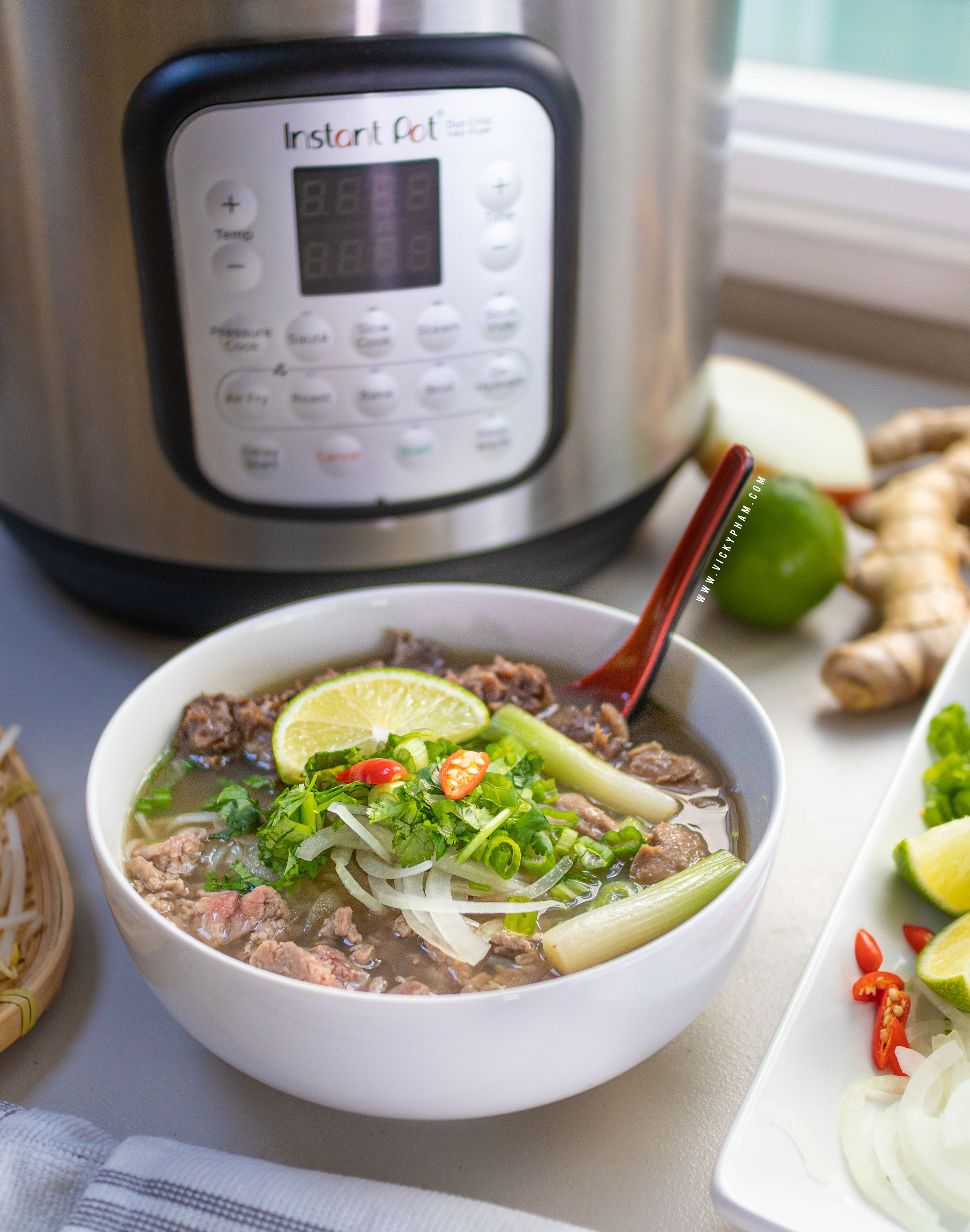 Authentic Quick and Easy Vietnamese Instant Pot Beef Noodle Soup Recipe ...