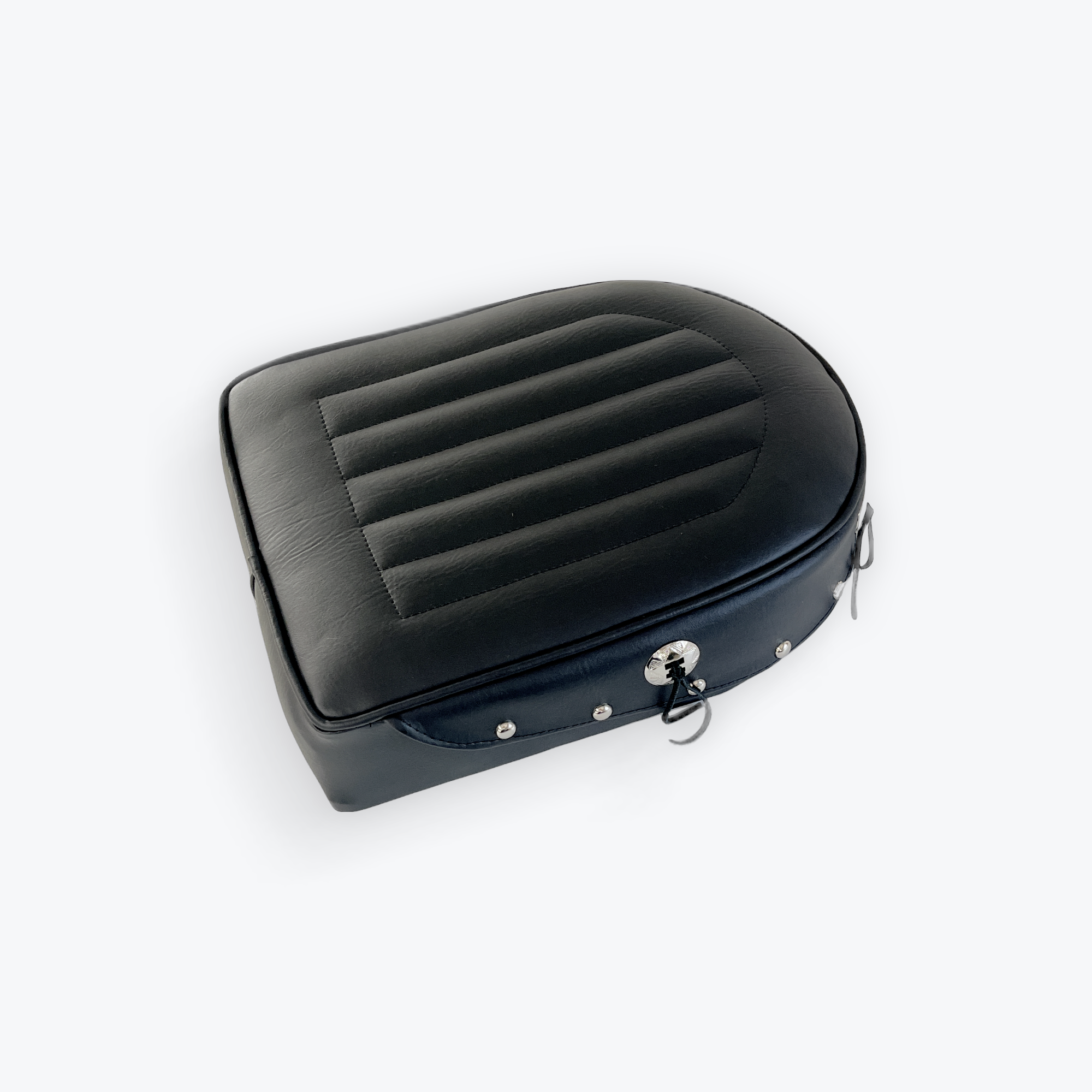 Seat - black with conchos 2 .PNG