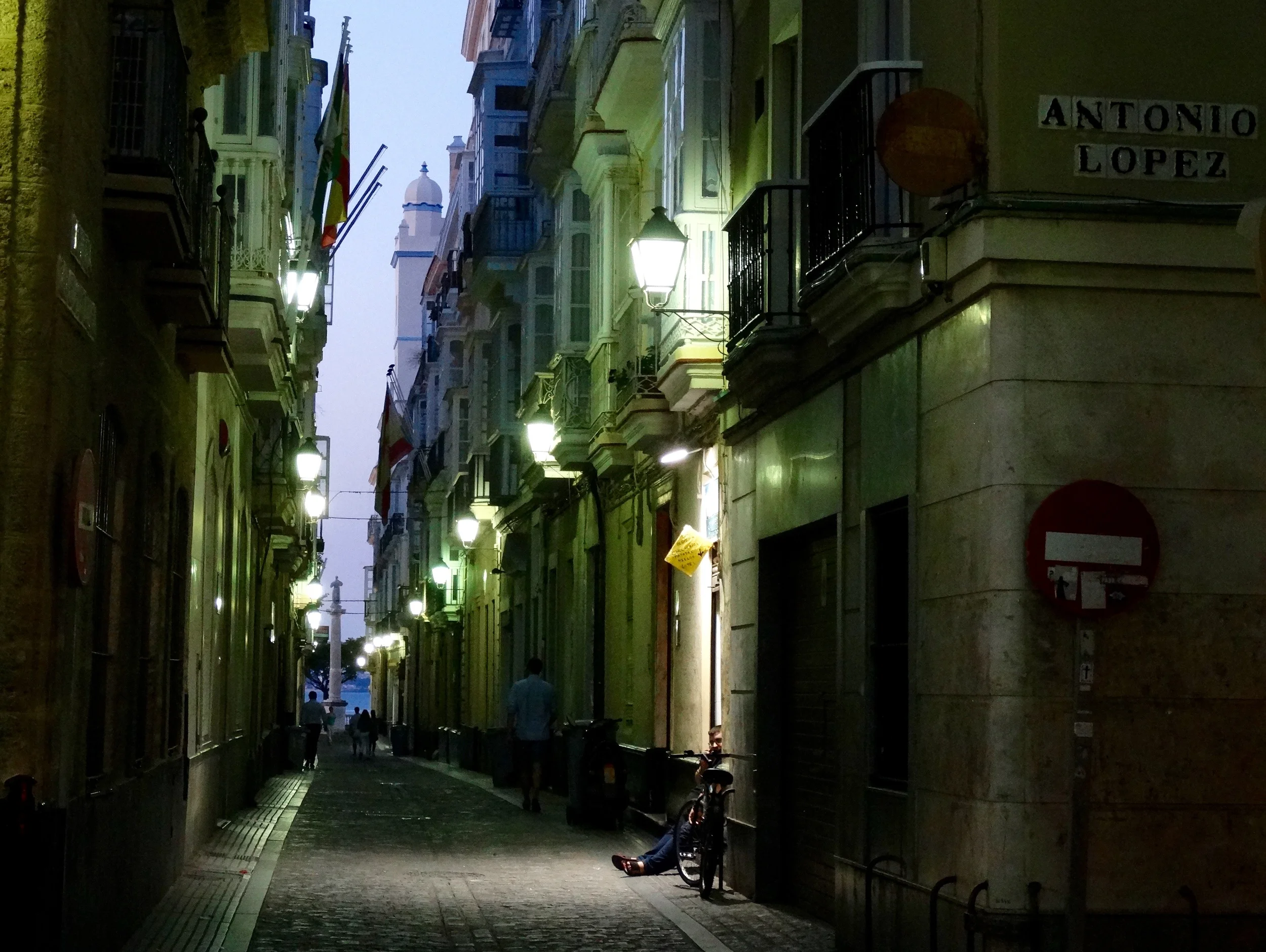 Night falls in Cadiz