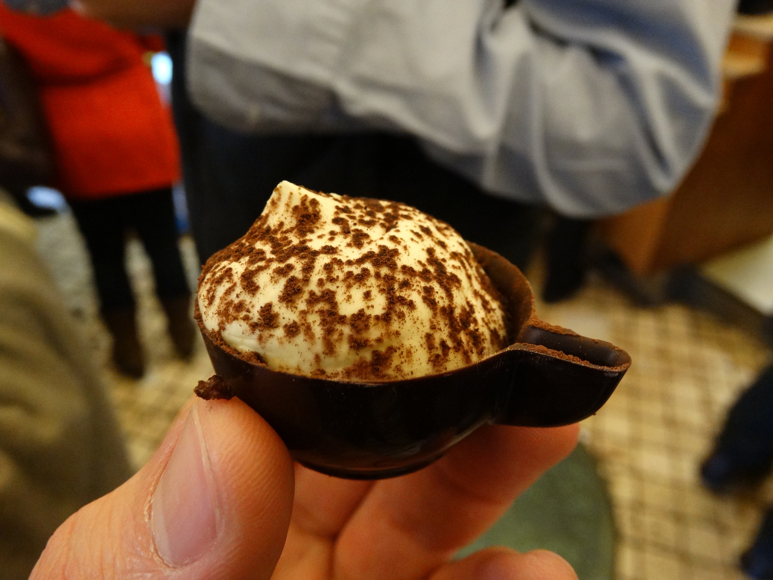 Tiramisu chocolate cup
