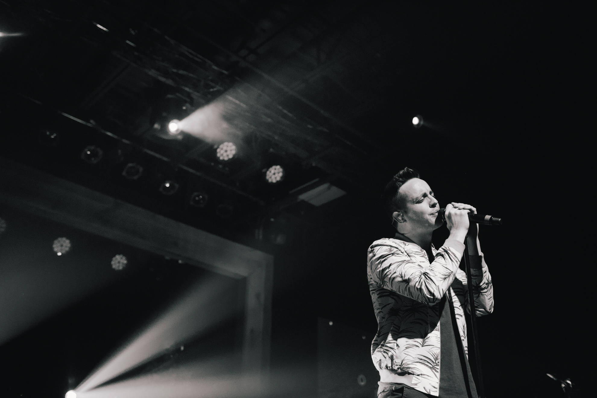 TaylorLaurenBarker-concert-photographer-Parachute-4.jpg