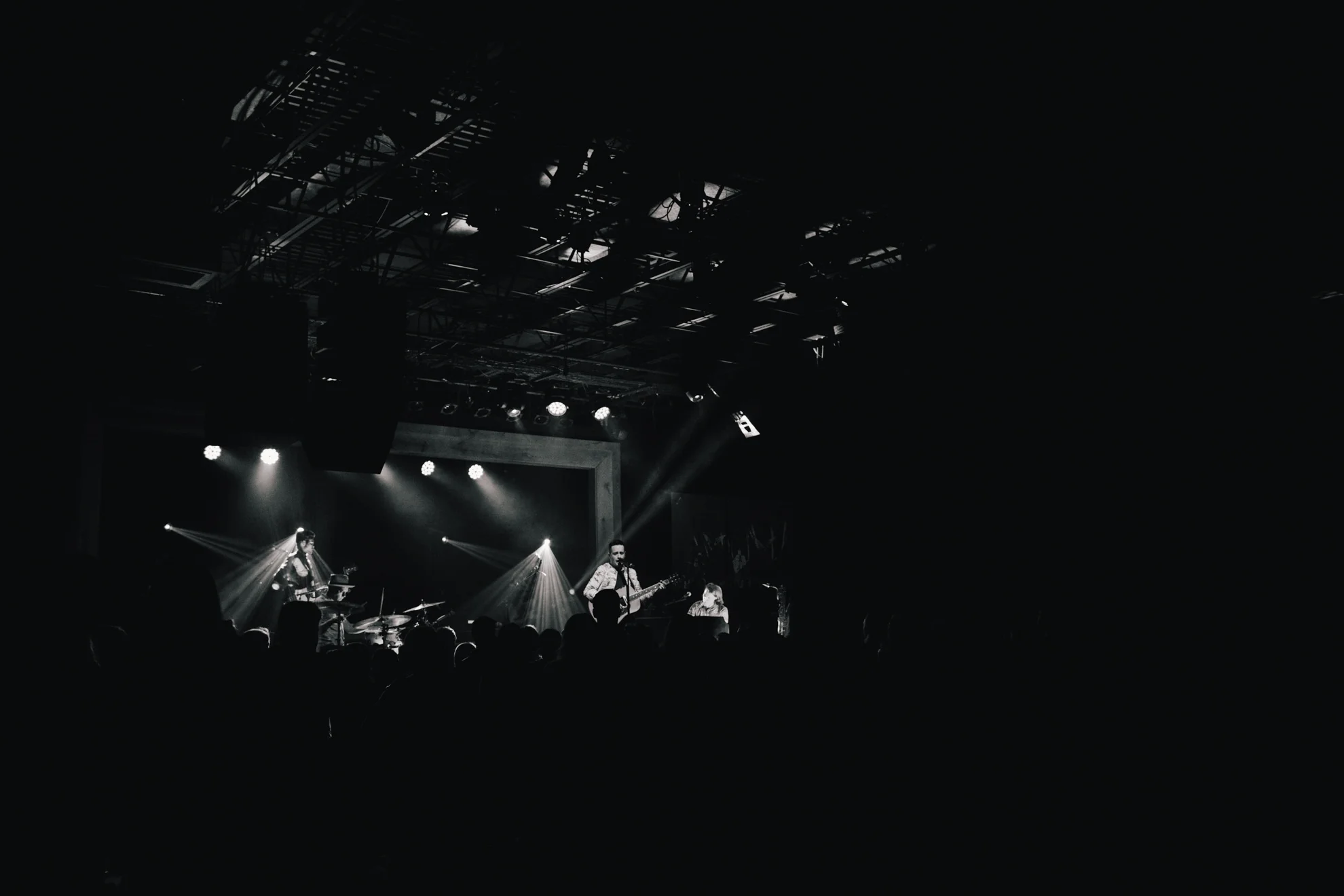 TaylorLaurenBarker-concert-photographer-Parachute-8.jpg