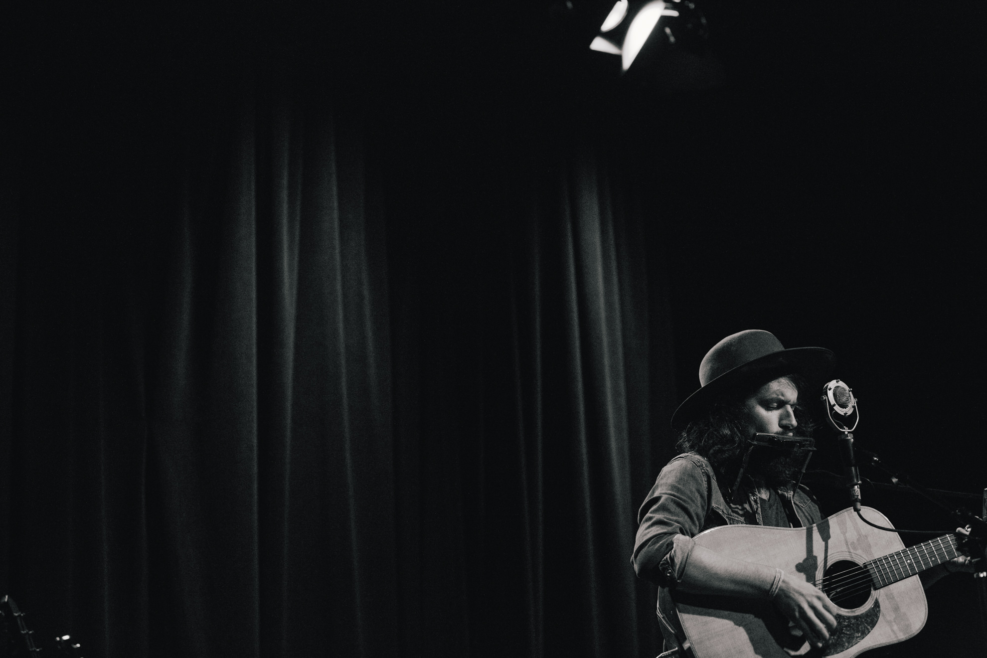 Taylor-Lauren-Barker-live-music-photographer-Anthony-D'Amato-1.jpg