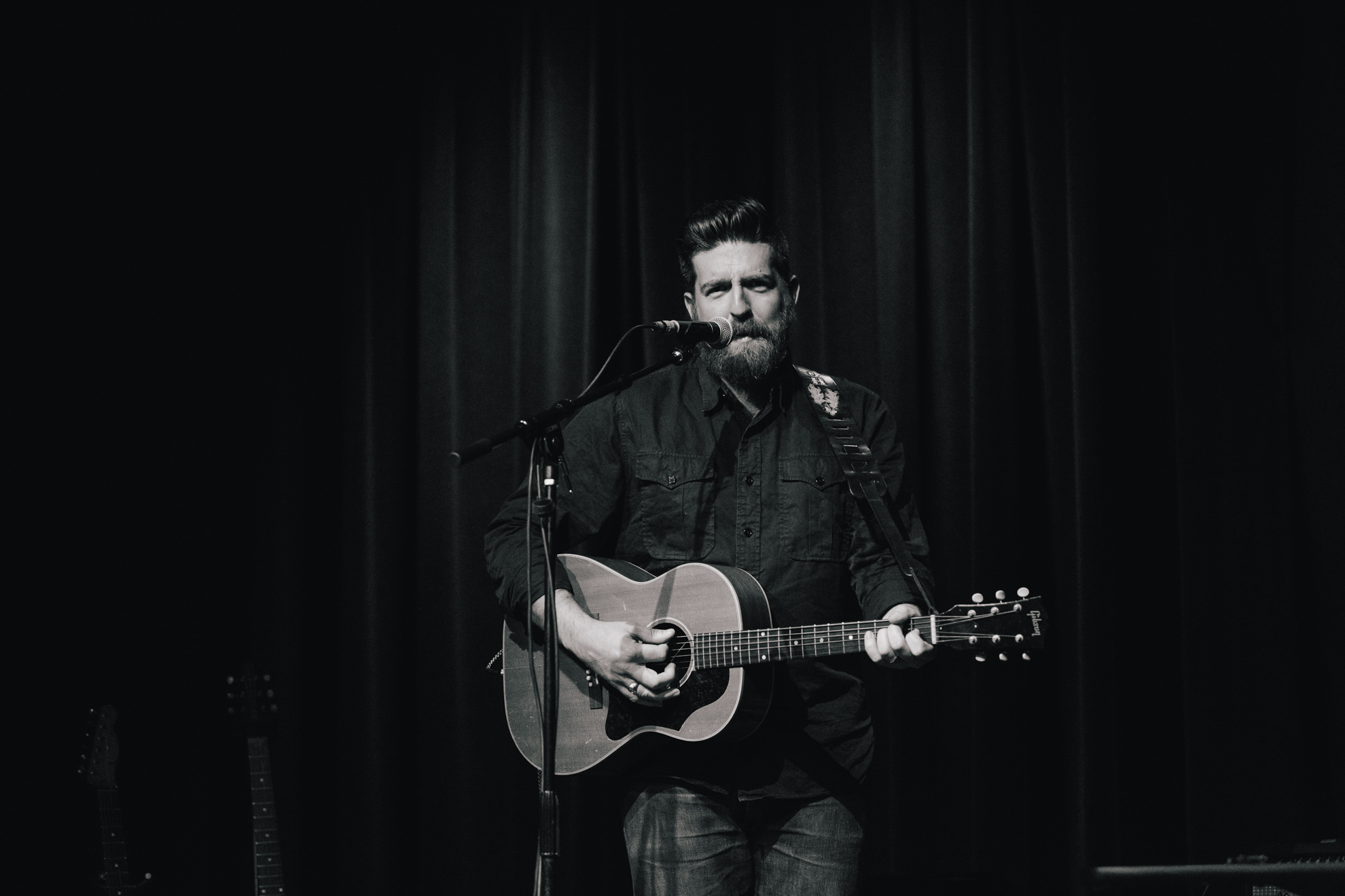 Taylor-Lauren-Barker-tour-photographer-Caleb-Clardy-8.jpg