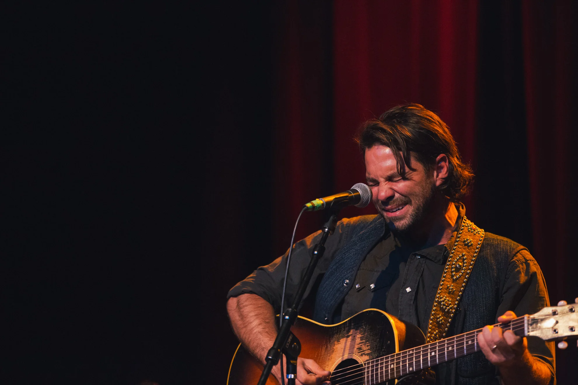 Taylor-Lauren-Barker-Zach-Williams-The-Lone-Bellow-concert-photography-4.jpg