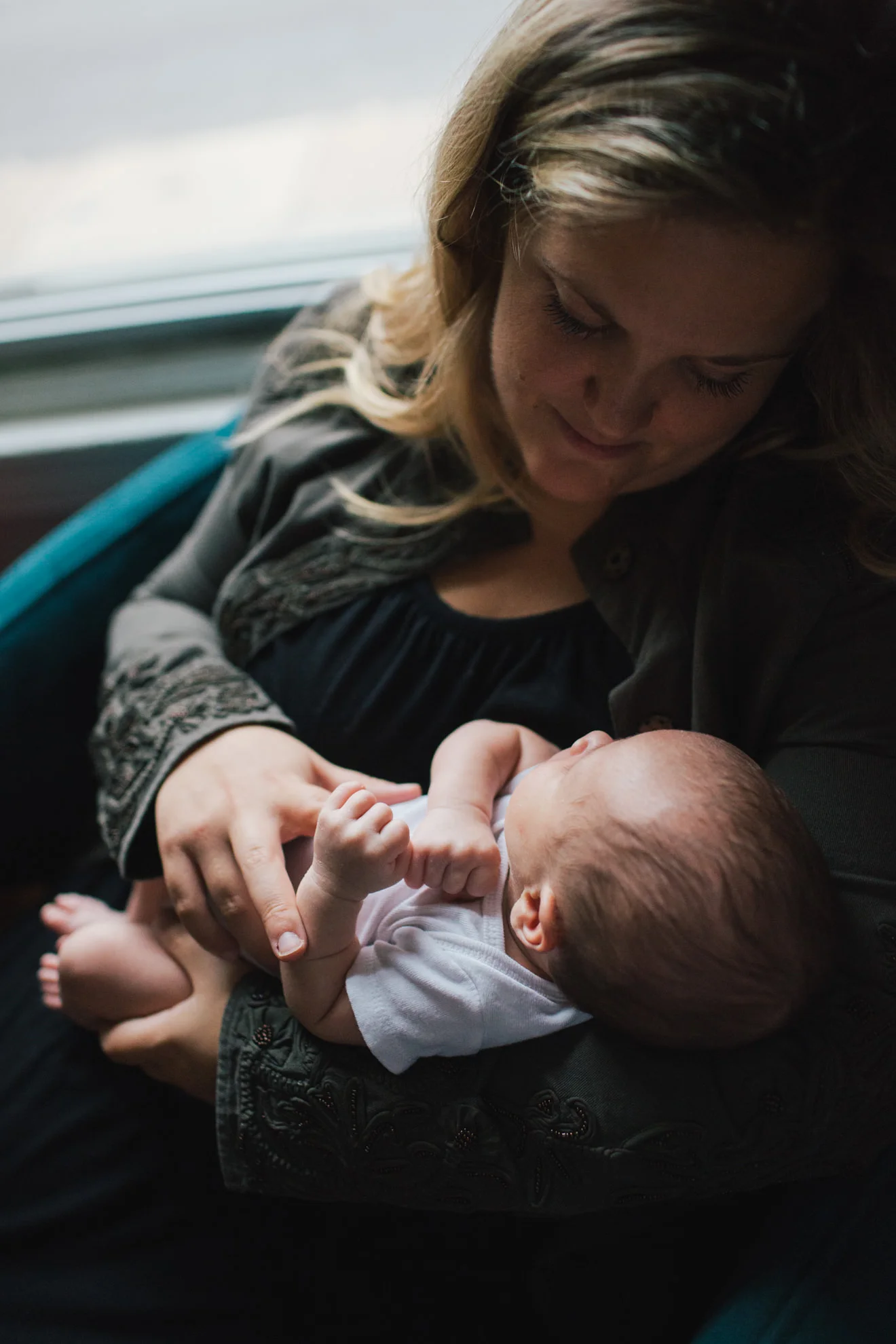 philadelphia-newborn-photographer-candid-family-photography-26.jpg