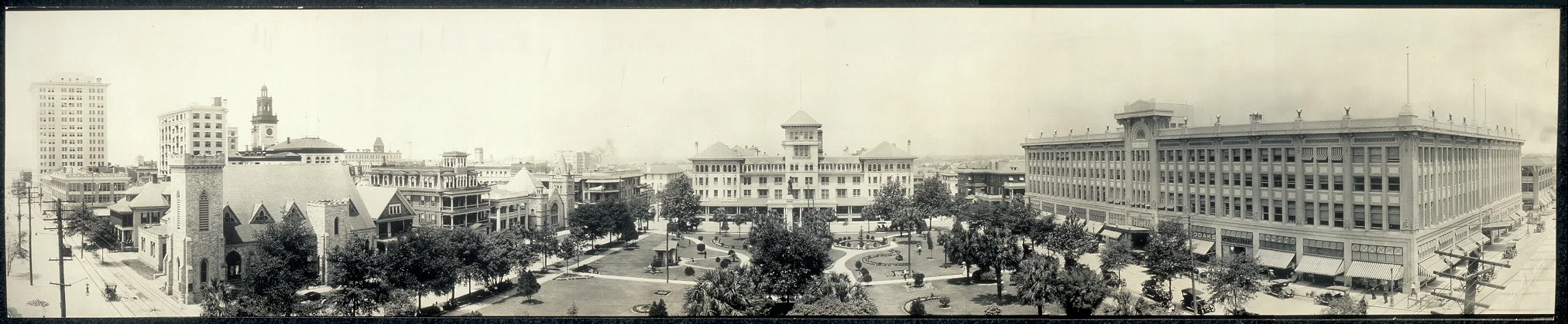Hemming Plaza in 1909. This picture came from the Library of Congress