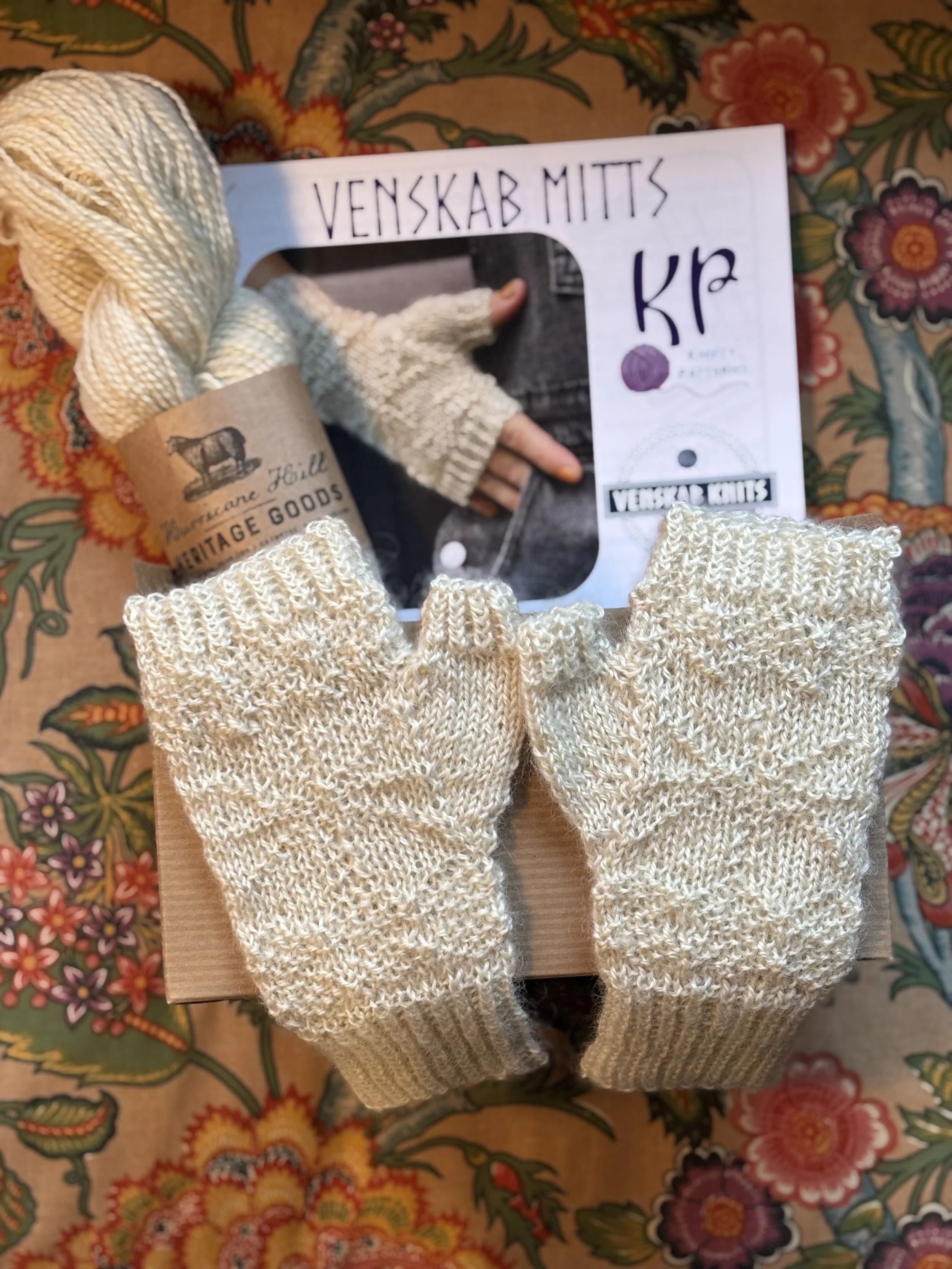 VENSKAB KNITS: The Mitts