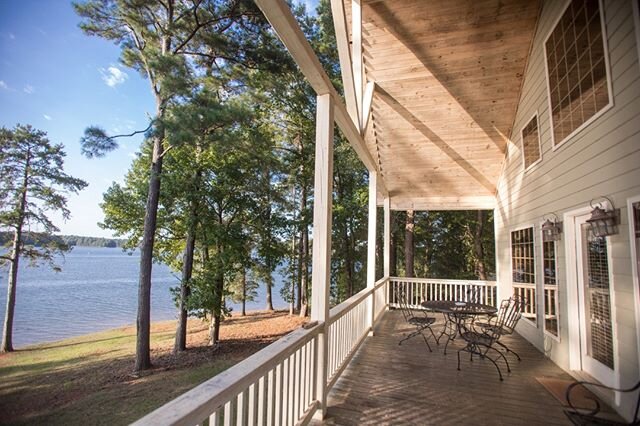 Happy Memorial Day Weekend 🇺🇸 Get out there, but do it safely 😷 Beautiful lakefront cabins on West Point Lake in LaGrange, GA⁠
⁠
#blencoespaces #blencoeandcospaces #interiors #interiordesign #interiorsofinsta #atlantainteriors #realestate #realtor