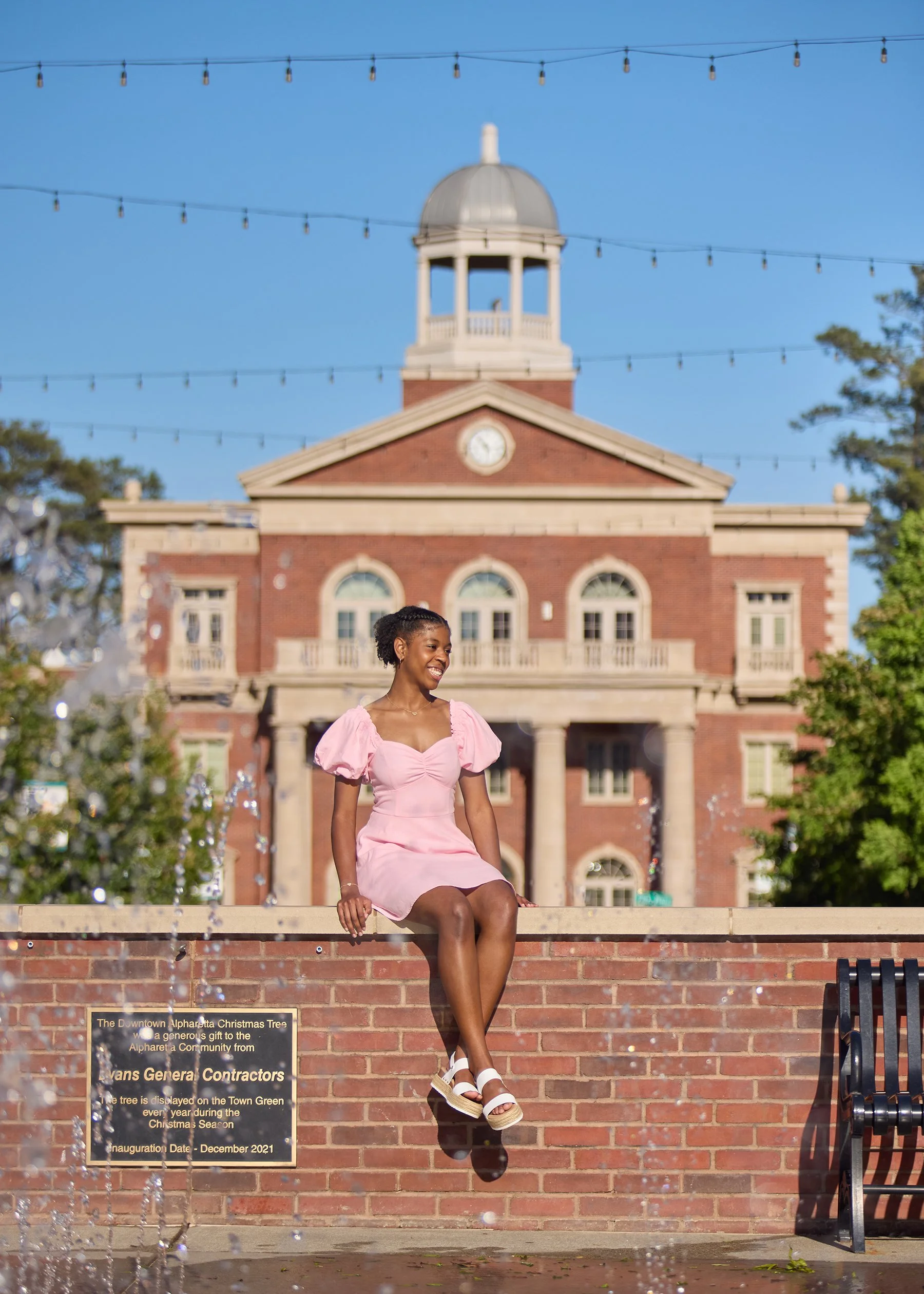 0043_AmayaThurman_Senior25_1F6A8935_4x6.jpg