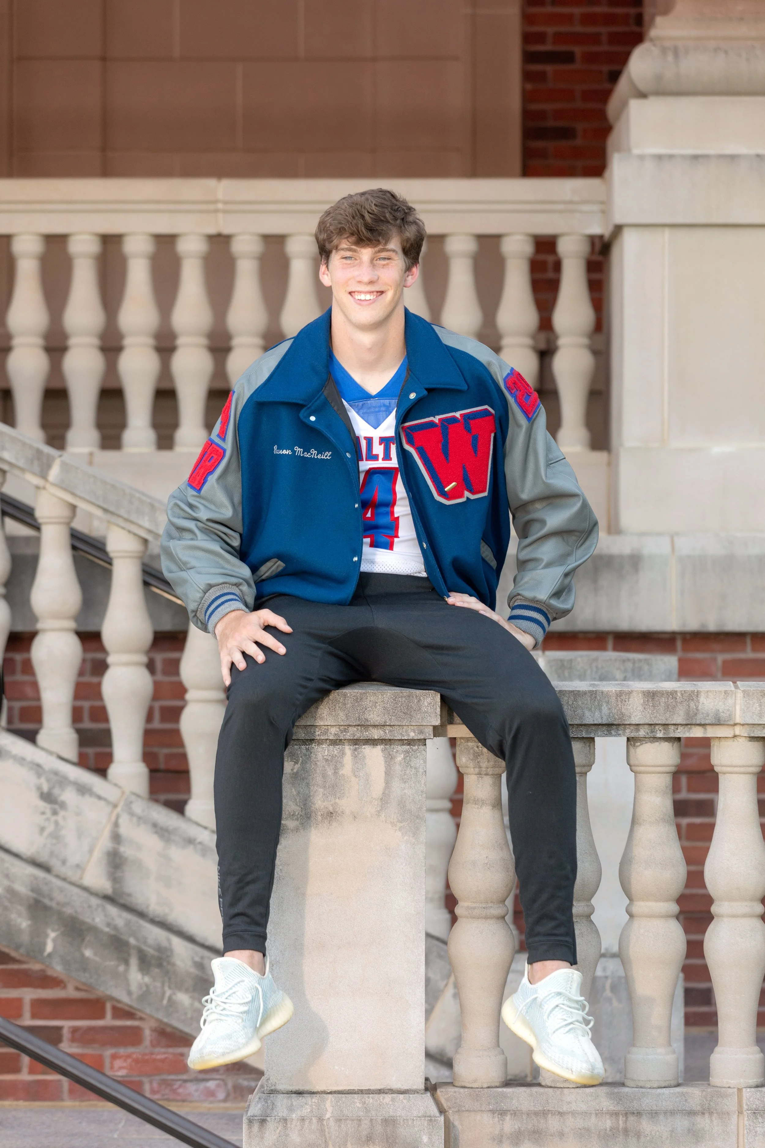 0034_Rawson_MacNeill_Senior2022_4T2A3413_PS.jpg
