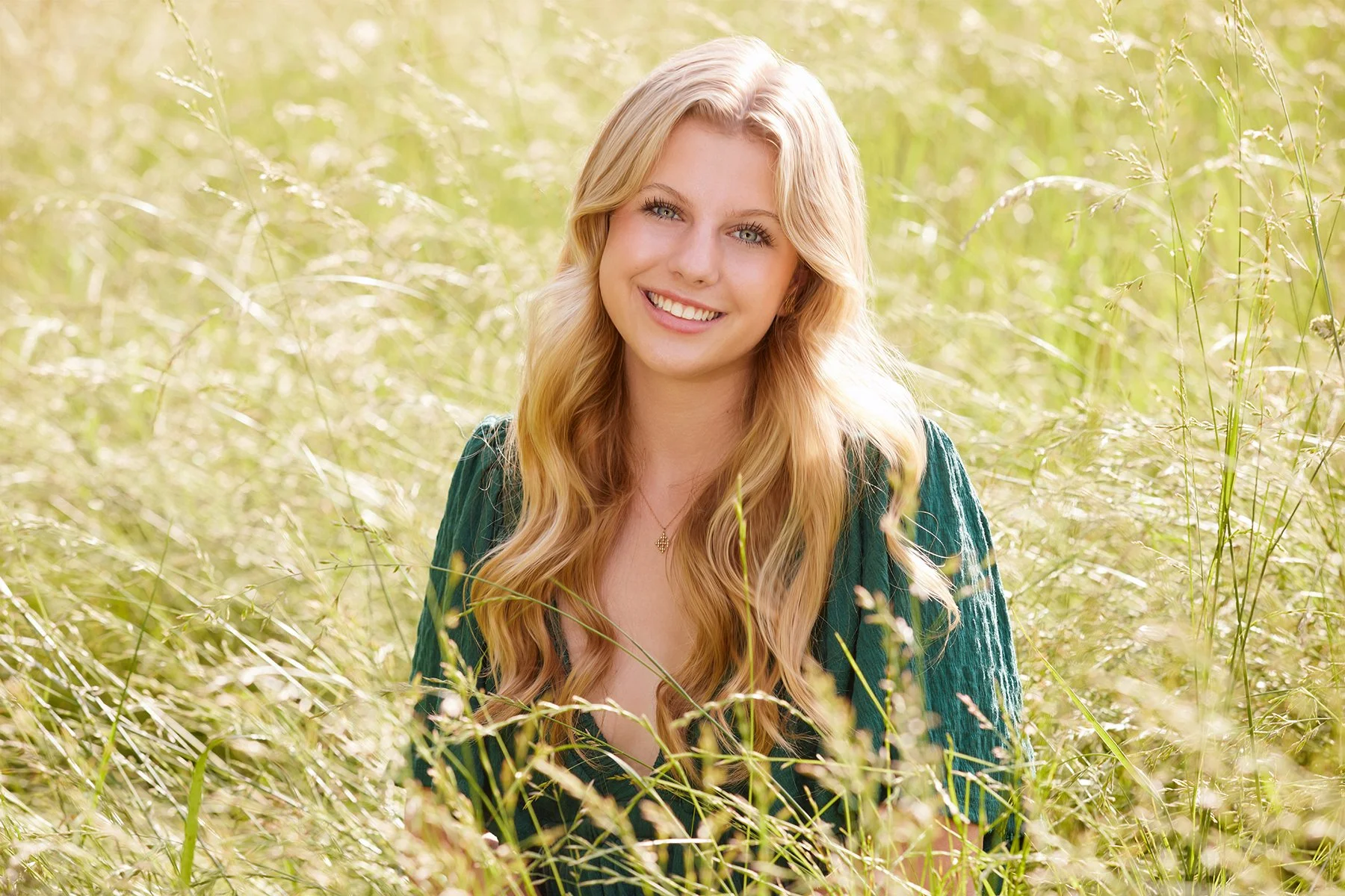 0070_Molly_Connor_Senior2025_1F6A2200_pp_PS_4x6.jpg