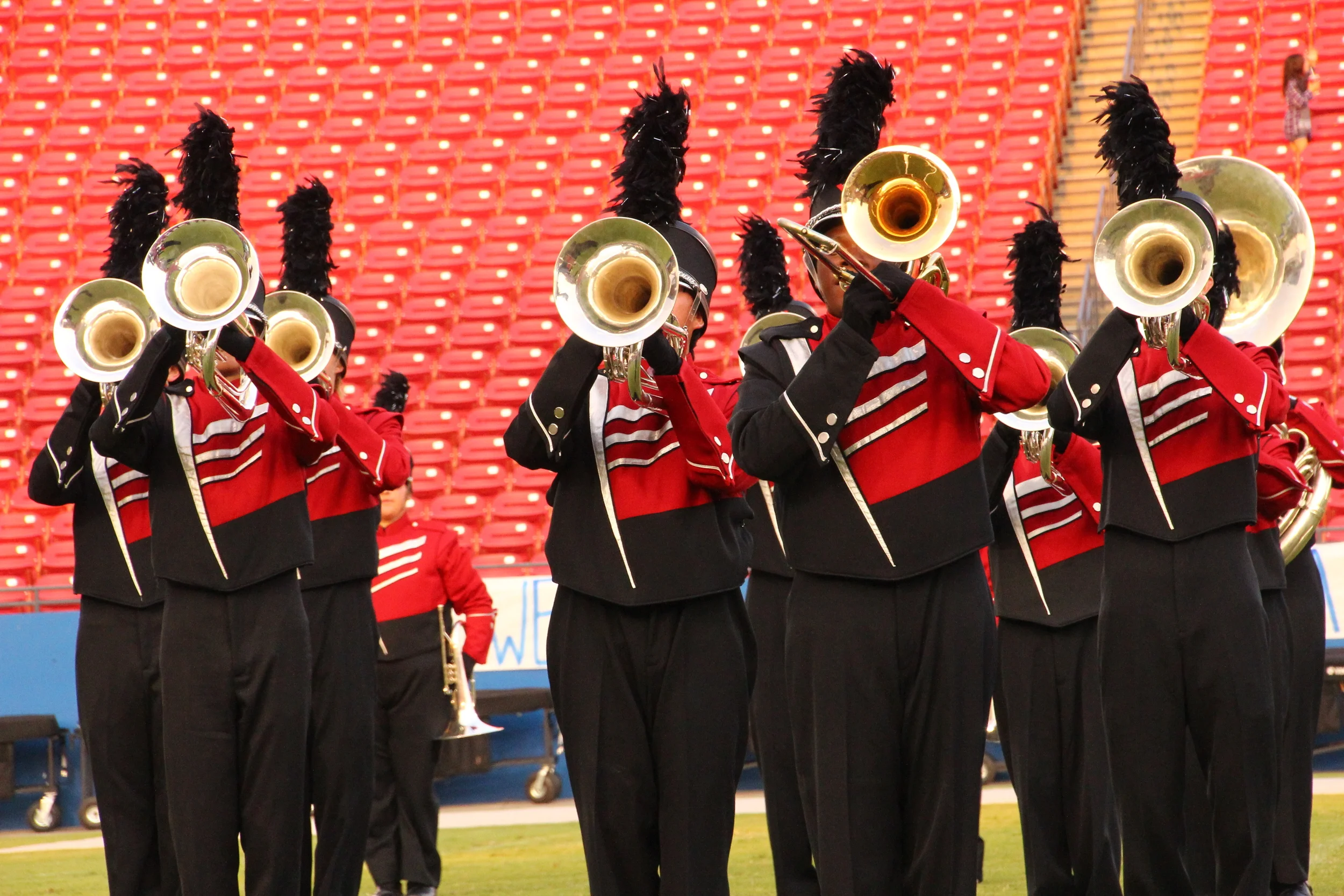 6 Tips on Choosing the Right Marching Band Uniform