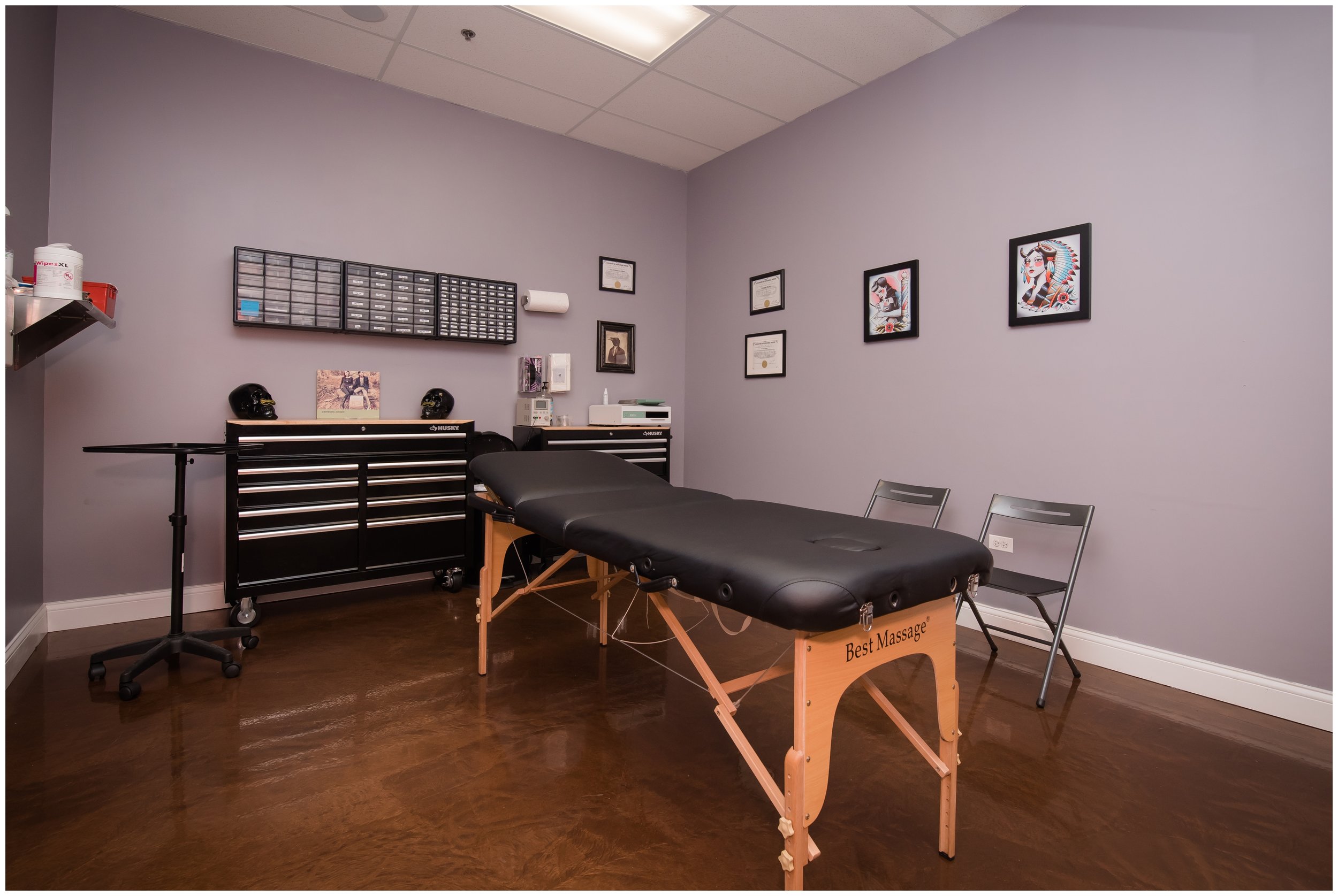 professional piercing room in carpentersville