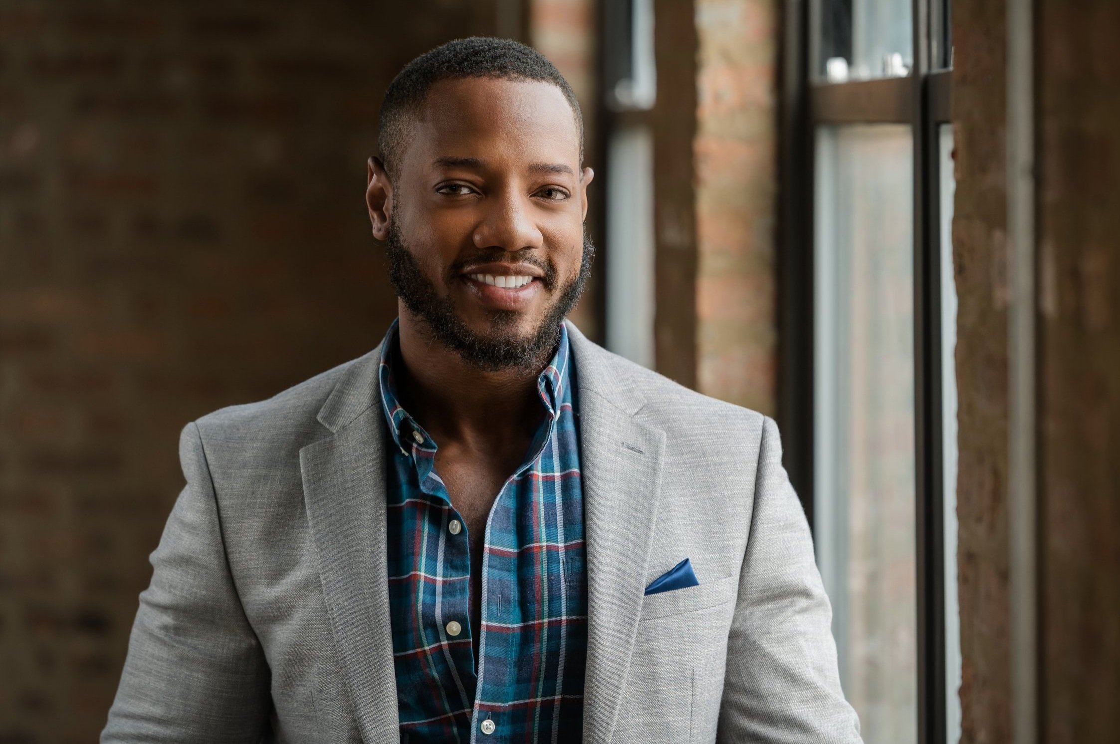 chicago headshot in loft