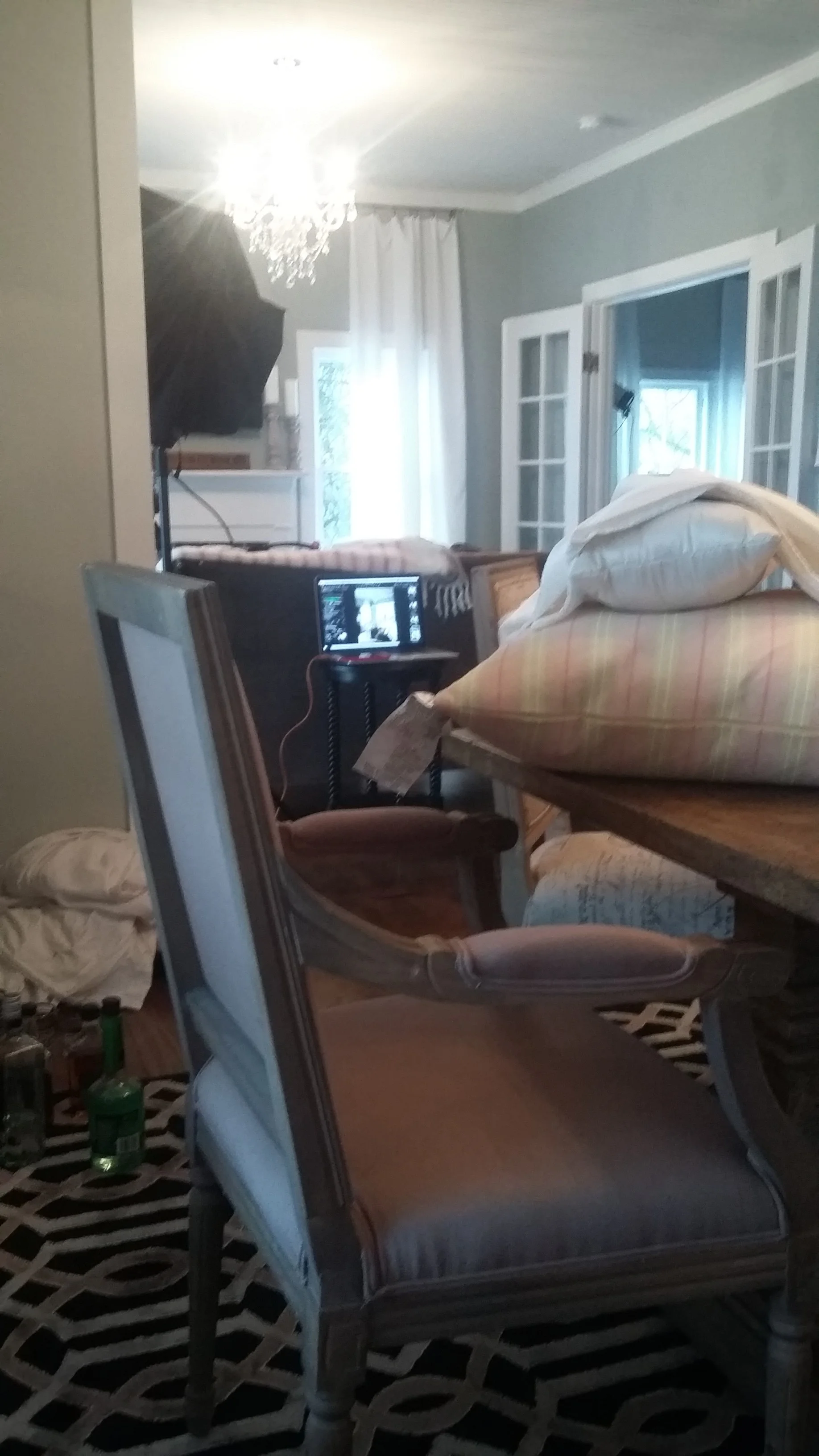 Behind the scenes of a home decor magazine photo shoot 9