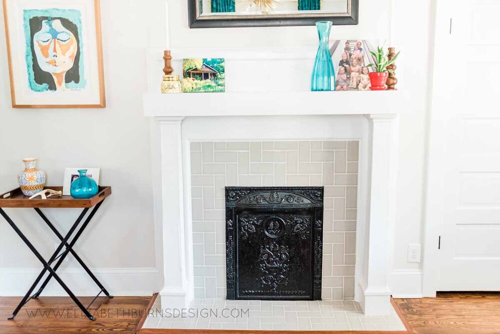 Elizabeth Burns Raleigh Interior Designer Modern Living Room Sputnik Chandelier Built-in Shelves Old House Pine Floors (16).jpg